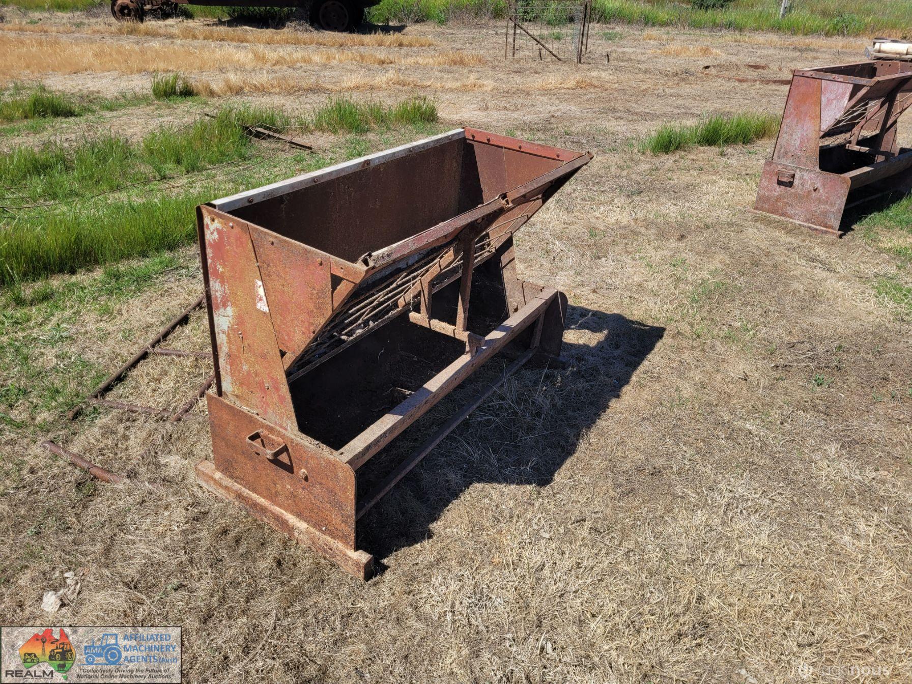 5x Calf/Pig Hay Feeders - photo 3