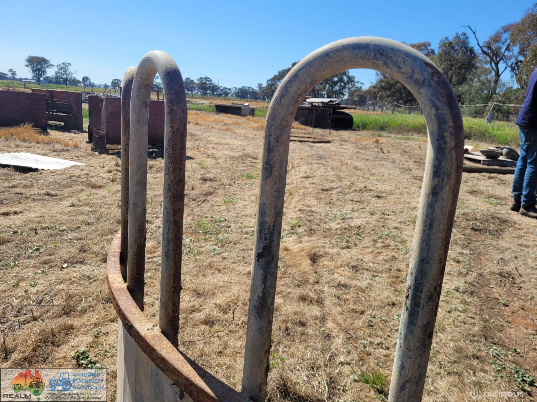 Waste-Not Hay Feeder End - photo 2