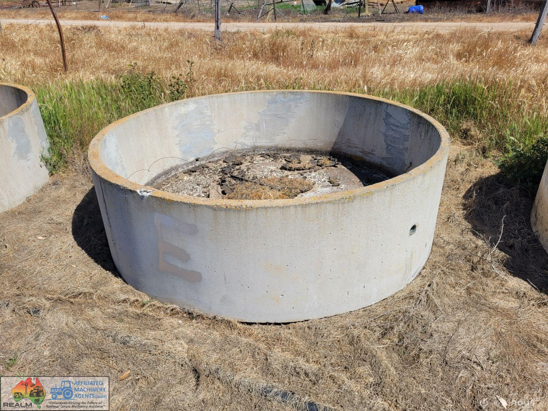 7ft Concrete Water Trough (E)