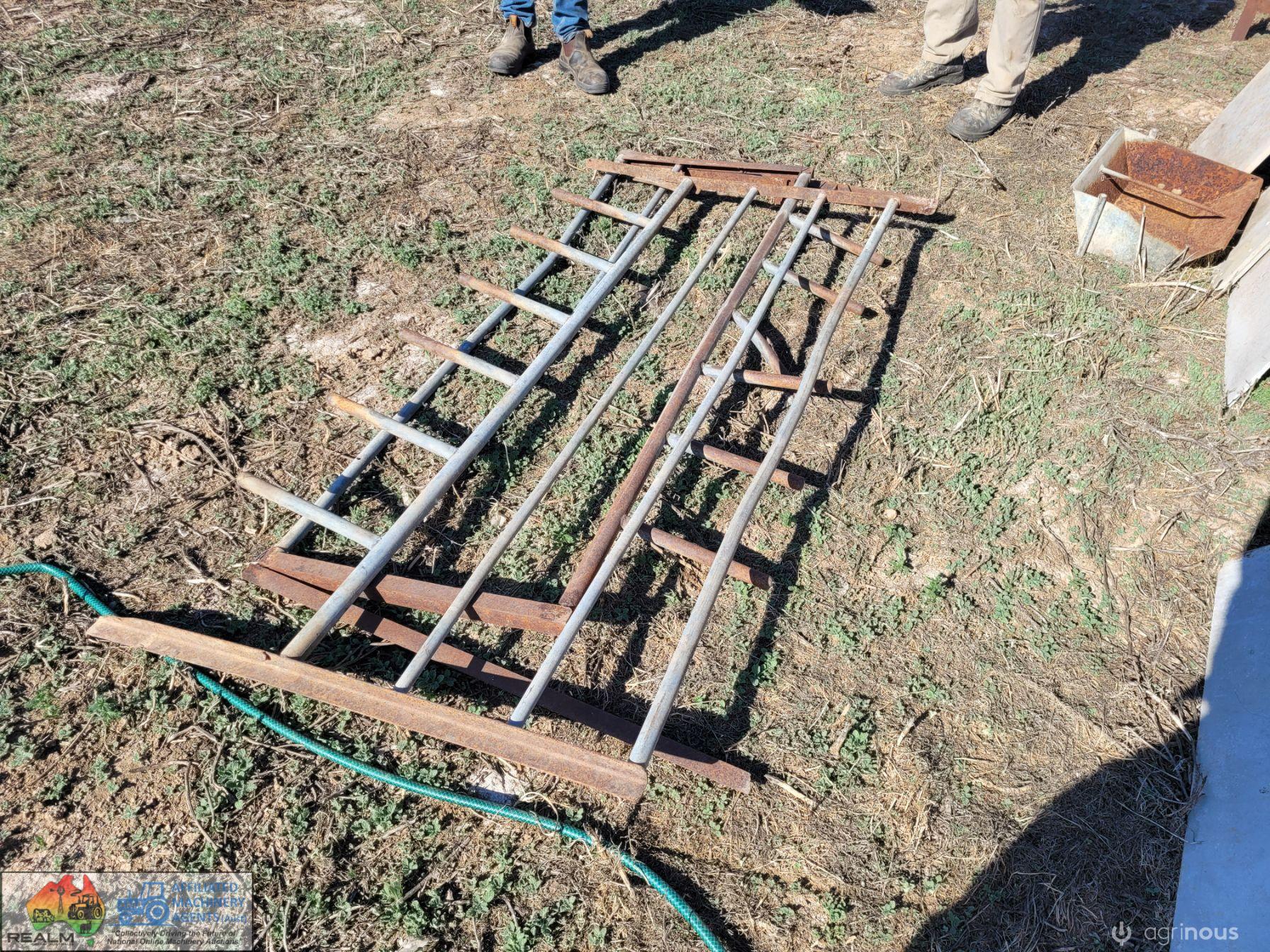 2x 6ft Farrowing Pen Sides with 7 Stall Openings