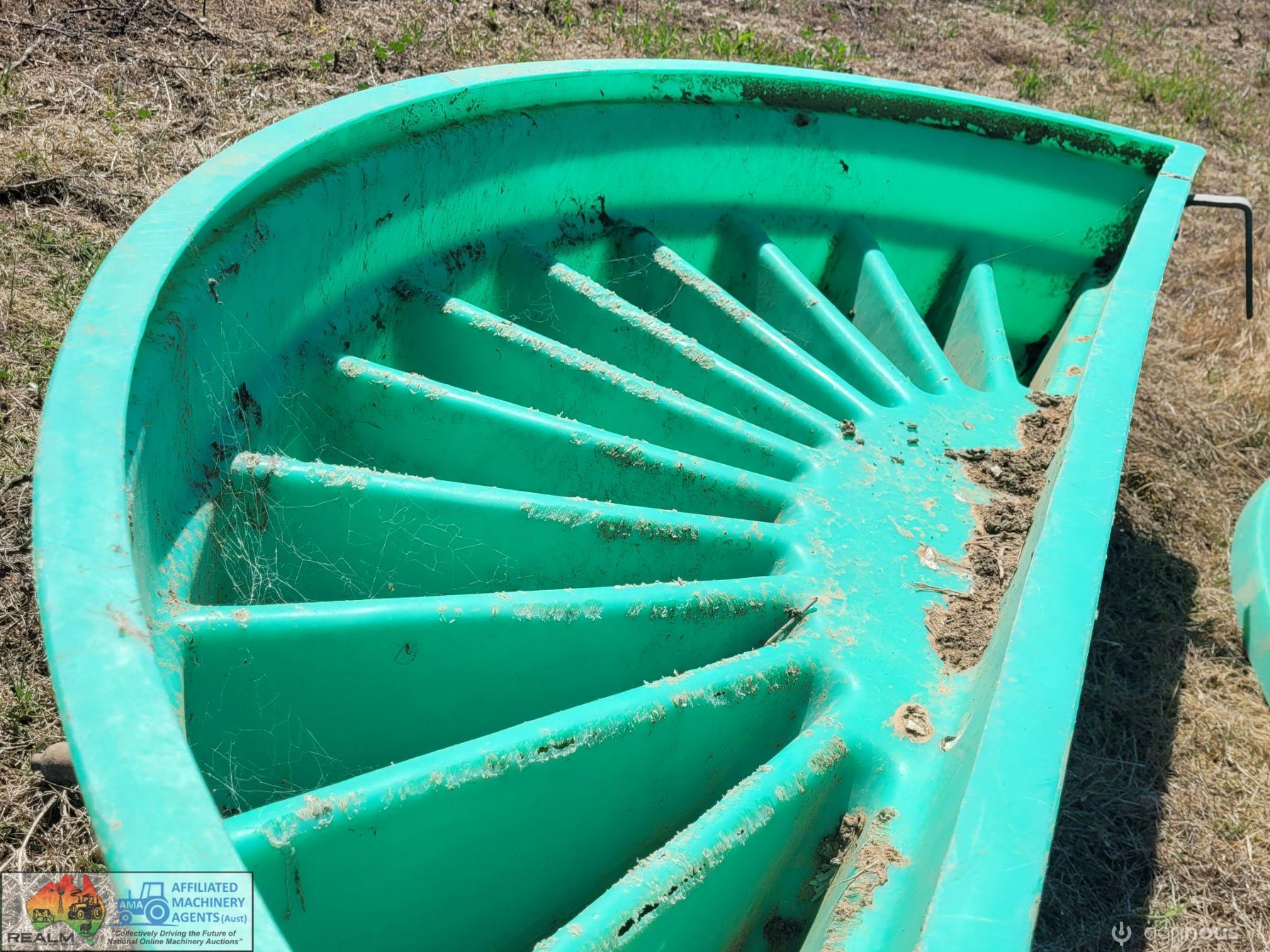 2x 12 Teat Milk Calf Feeders - photo 4