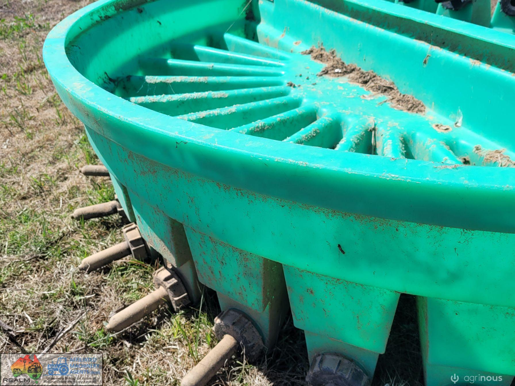 2x 12 Teat Milk Calf Feeders - photo 3