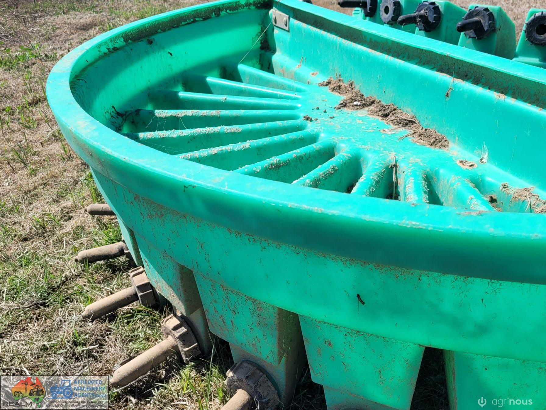 2x 12 Teat Milk Calf Feeders - photo 5
