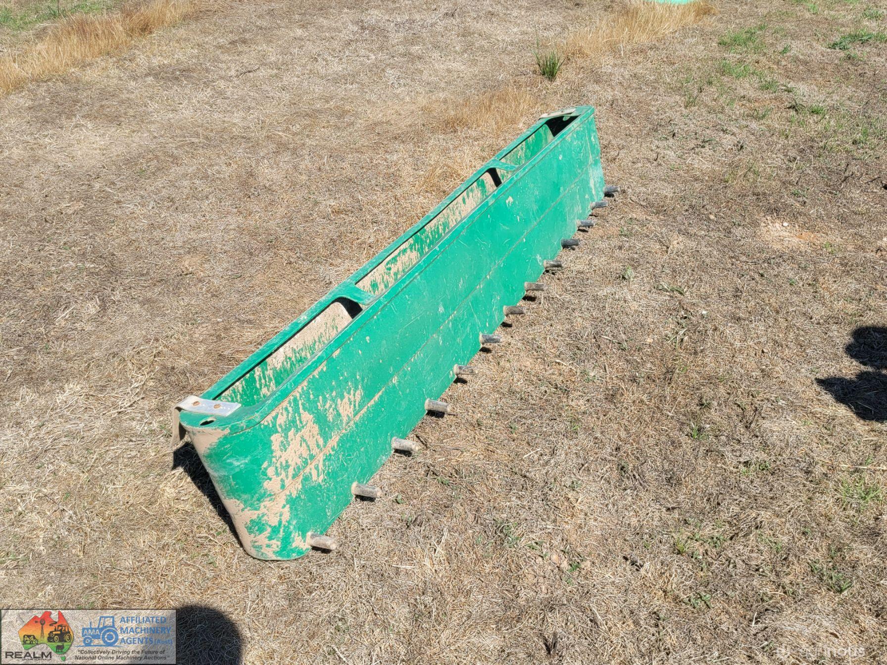 13 Unit Fence Milk Calf Feeder - photo 2