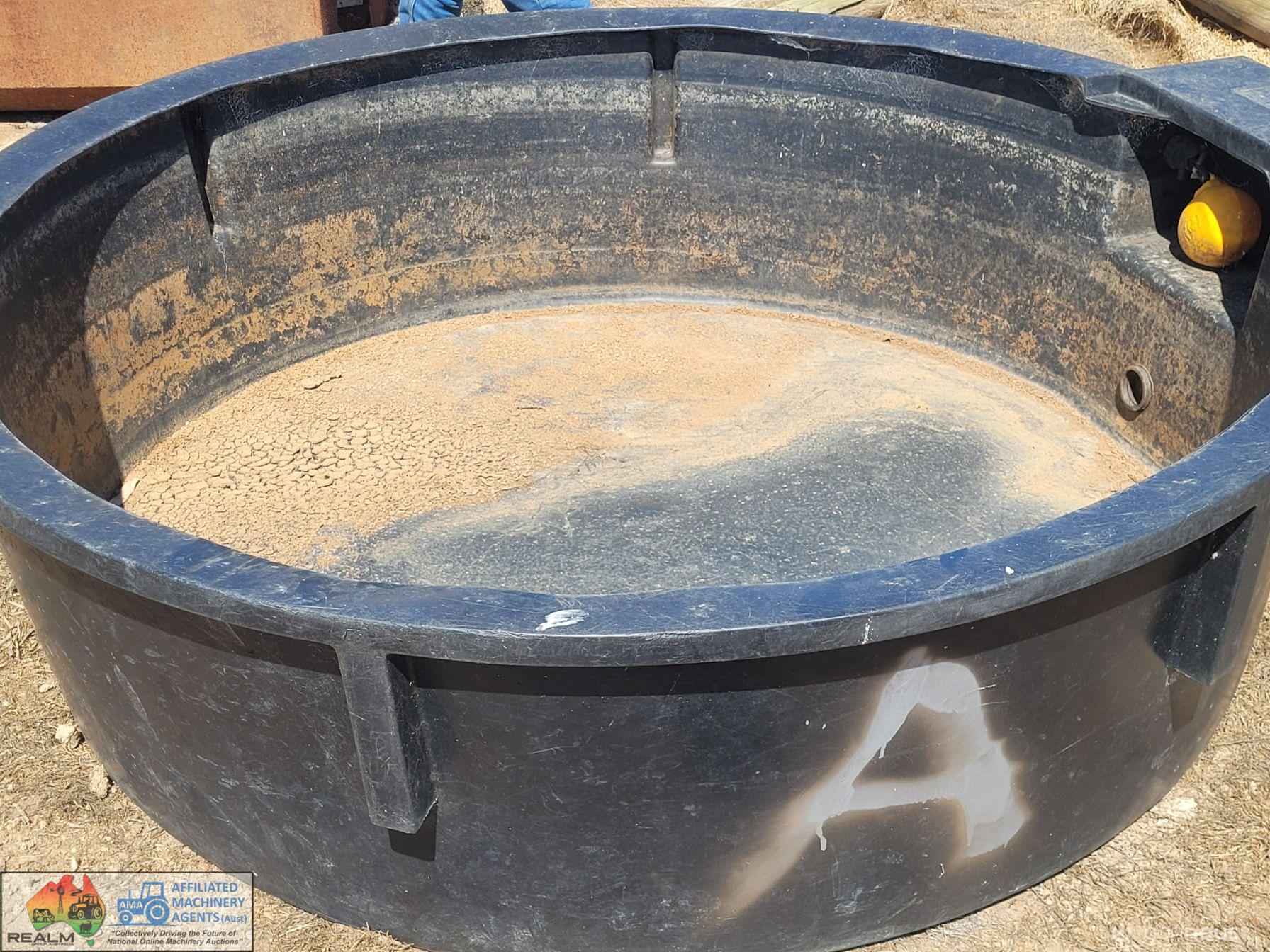 Aquaflow 6ft Poly Trough with Ball Valve "A" - photo 2