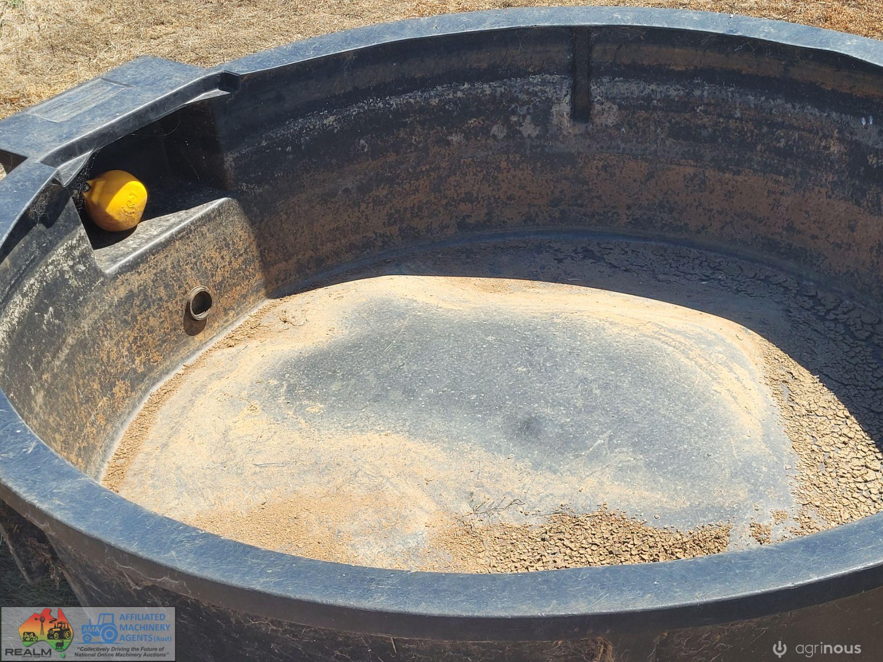 Aquaflow 6ft Poly Trough with Ball Valve "A" - photo 3
