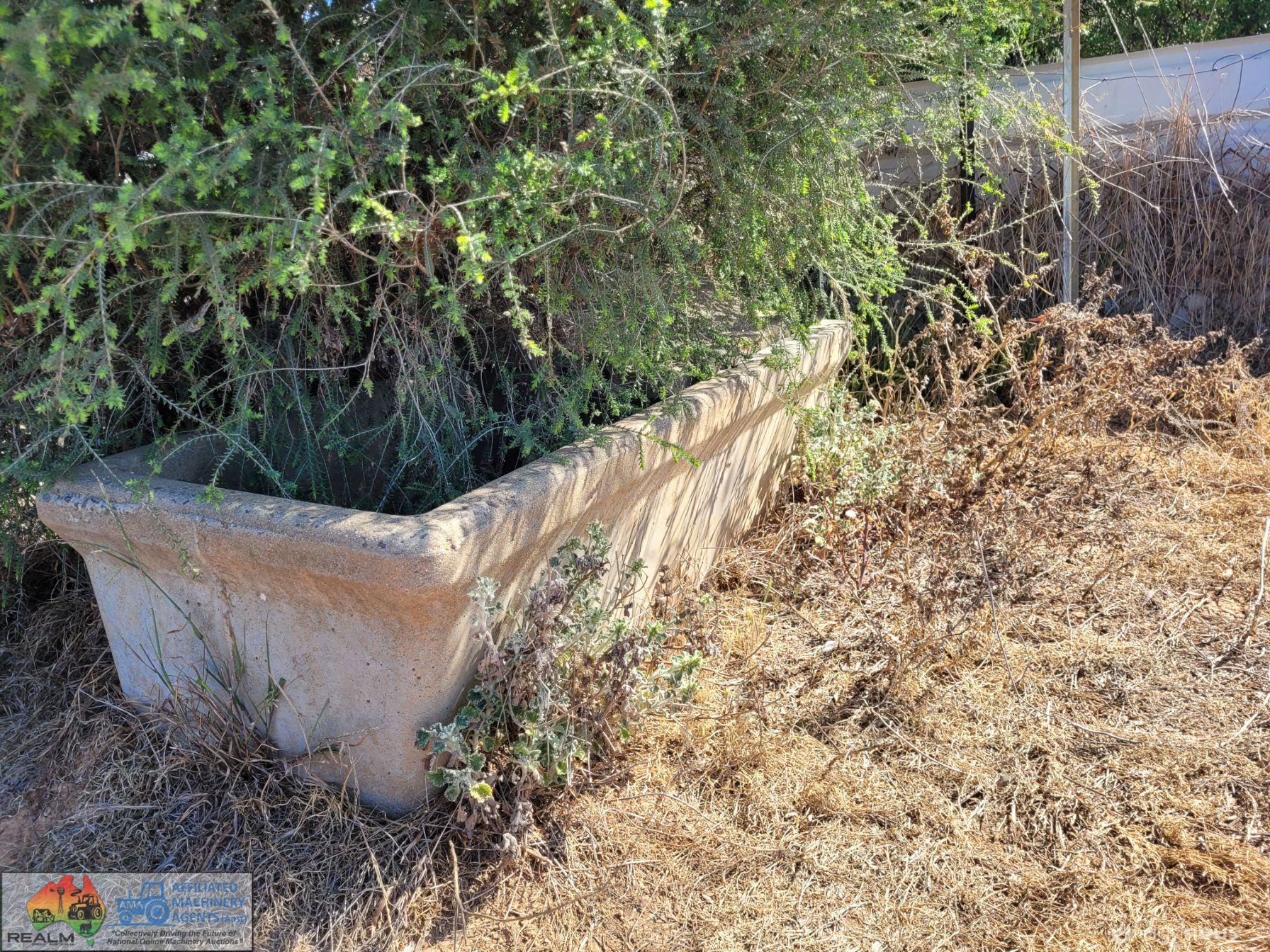 Concrete Sheep Trough with Ball Valve (550 x 1300)