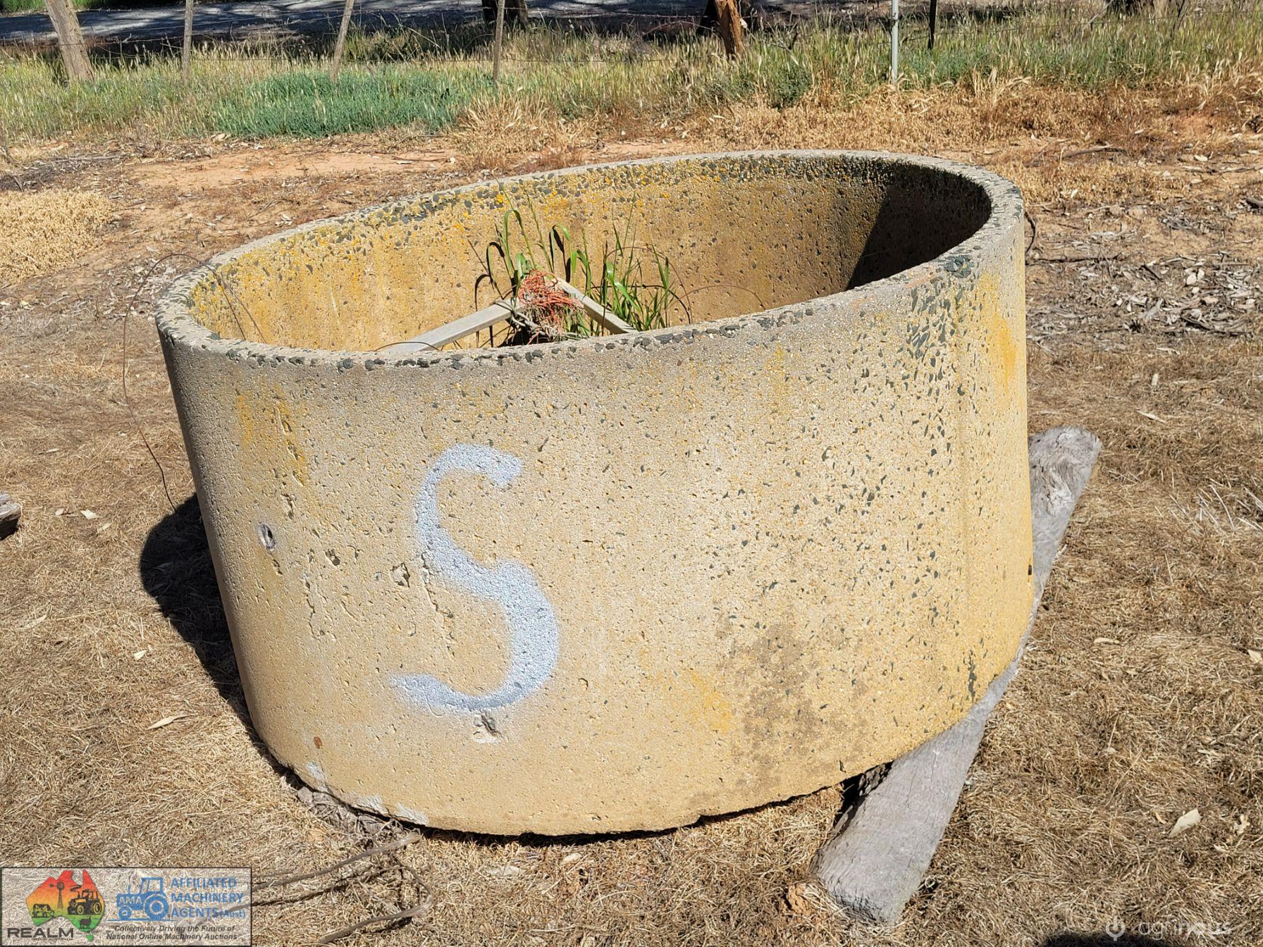 4'6" Tall Water Trough "S" with Ball & Valve