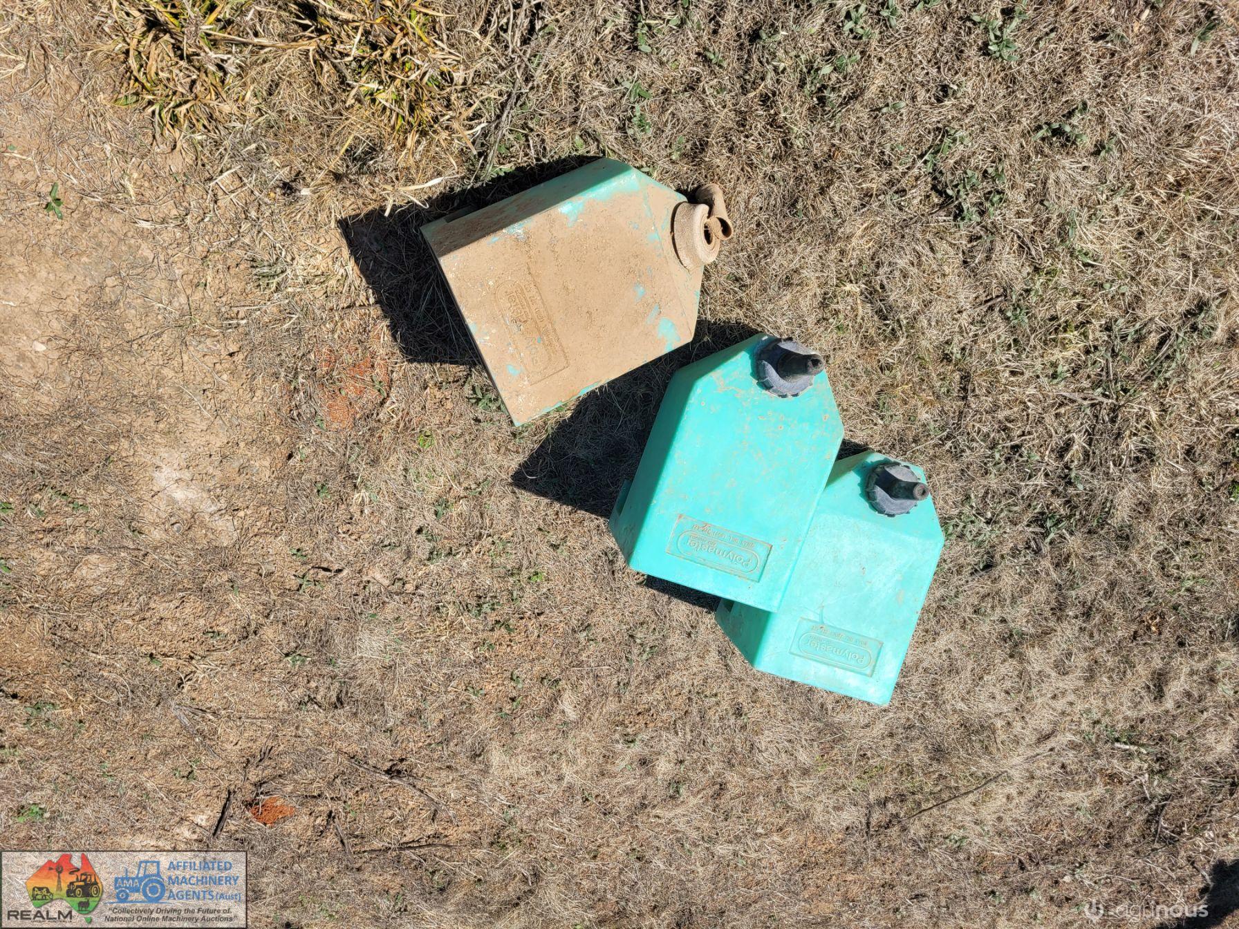 3x Polymaster Calf Milk Feeders - photo 2