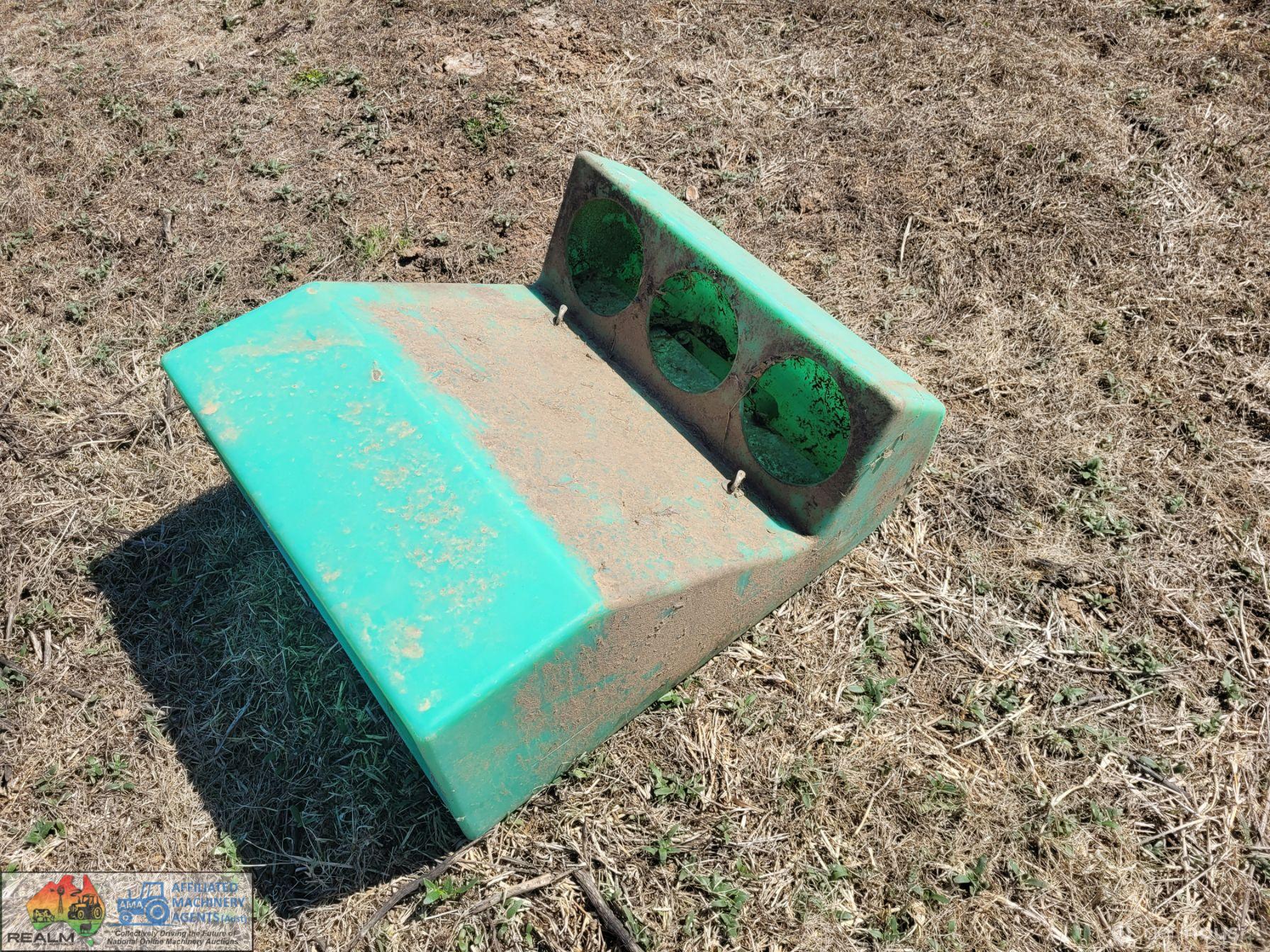 Single Polymaster Pig/Chook Grain Feeder - photo 5