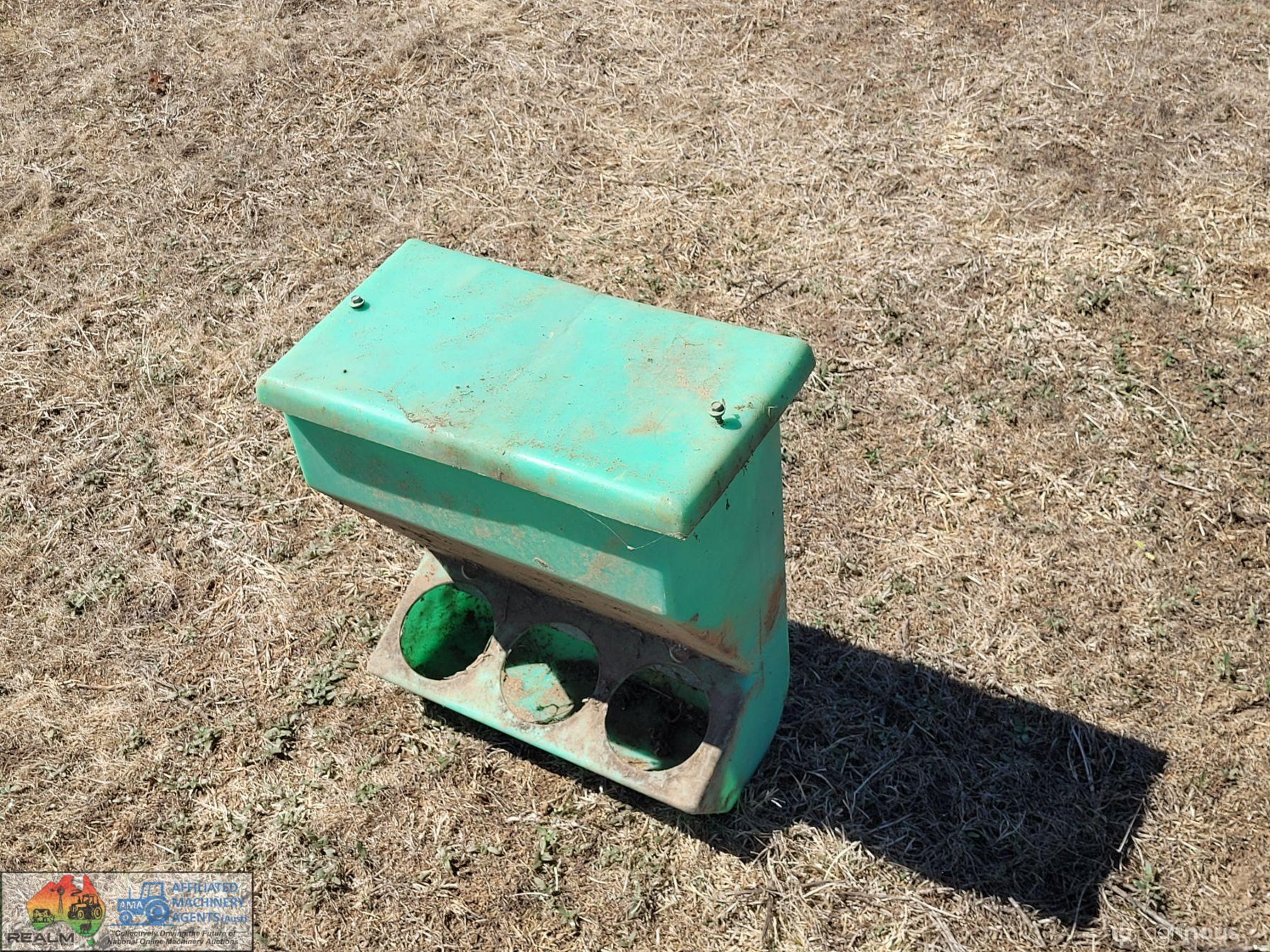 Single Polymaster Pig/Chook Grain Feeder - photo 3