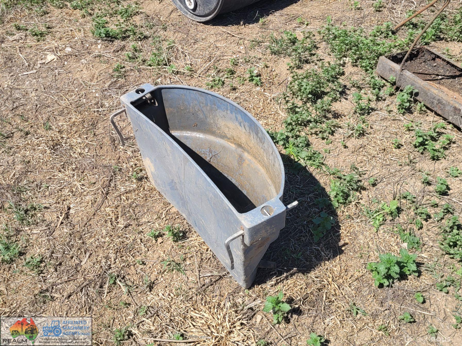 1x 8 Teat Calf Milk Feeder - Grey Poly