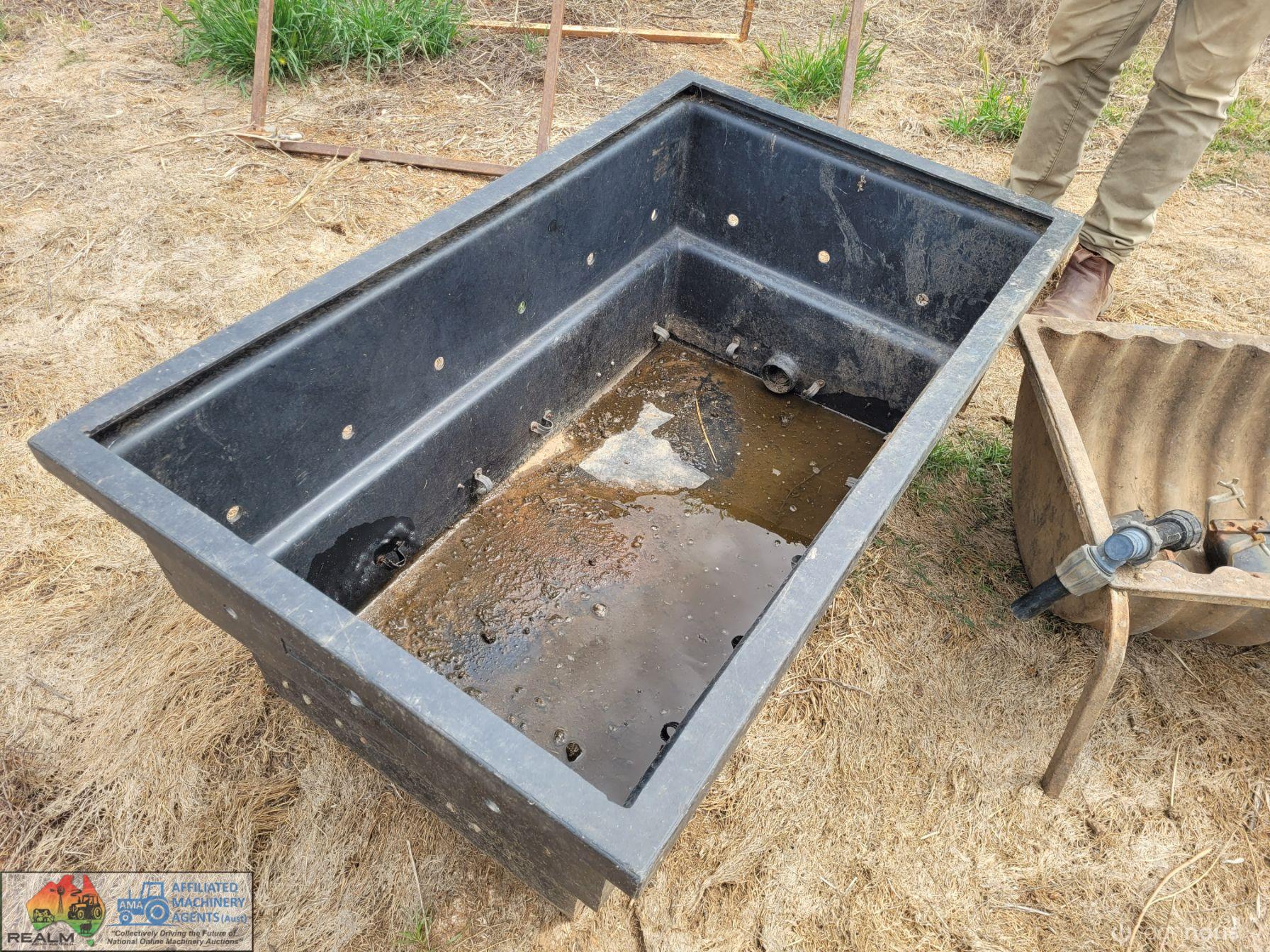 18 Teat Square Milk Feeder & Small Feed Trough - photo 5