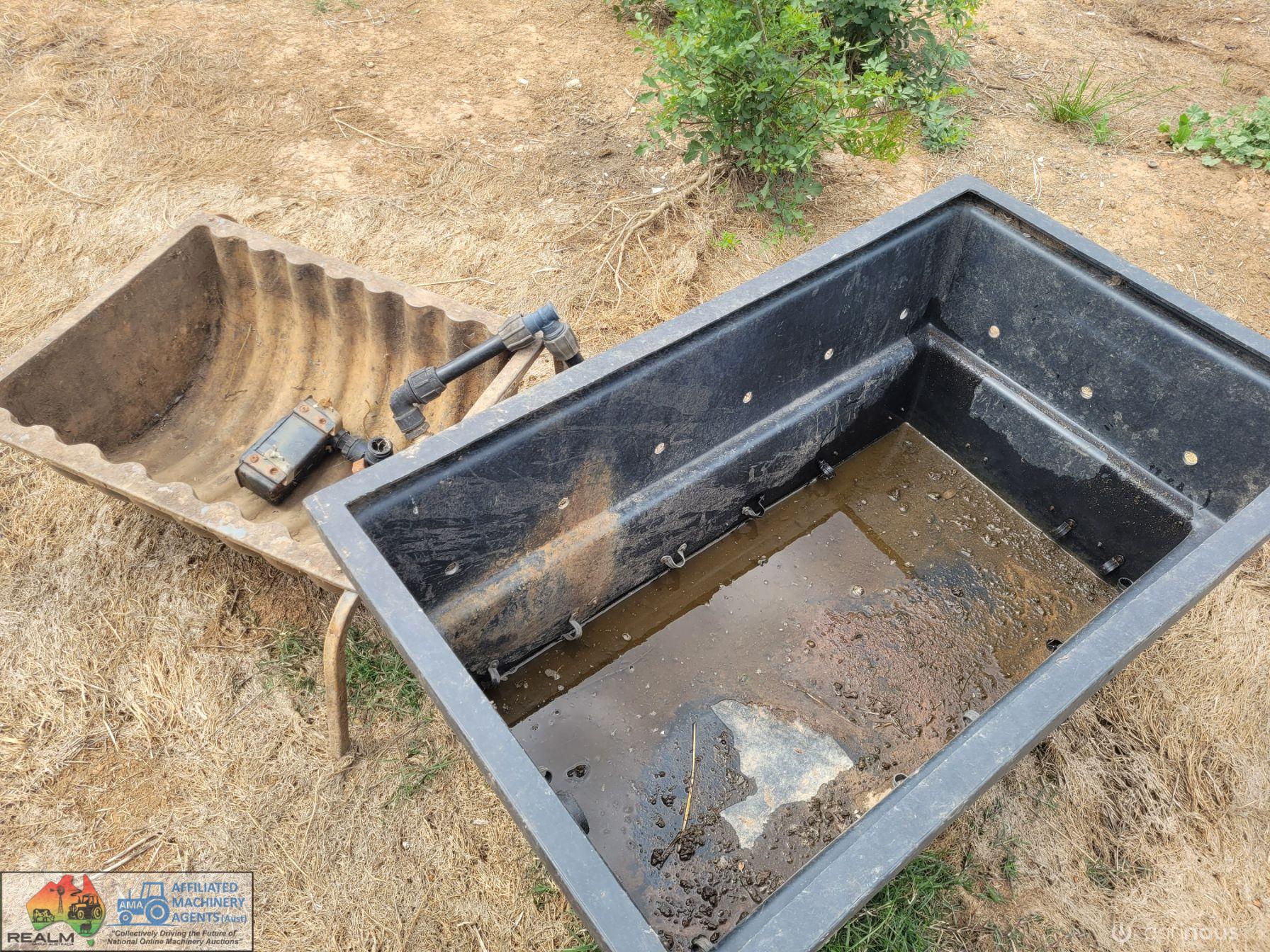18 Teat Square Milk Feeder & Small Feed Trough - photo 3