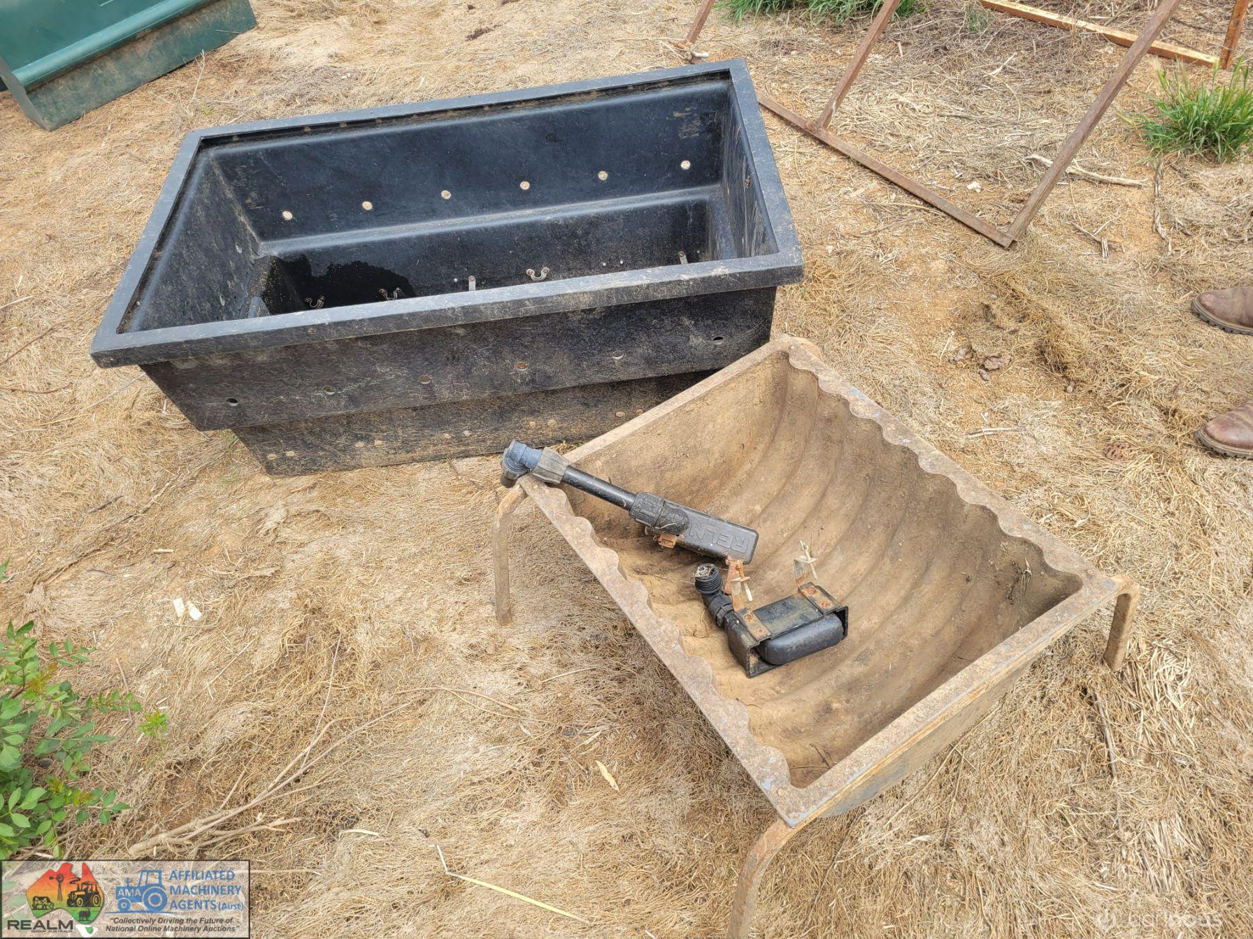 18 Teat Square Milk Feeder & Small Feed Trough