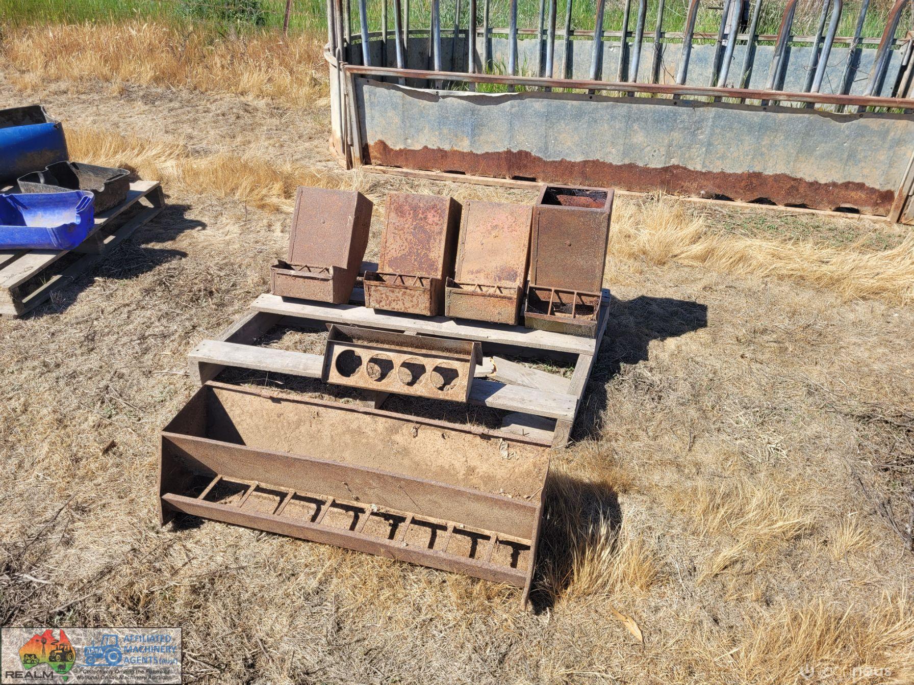 Chook Feeders - photo 3