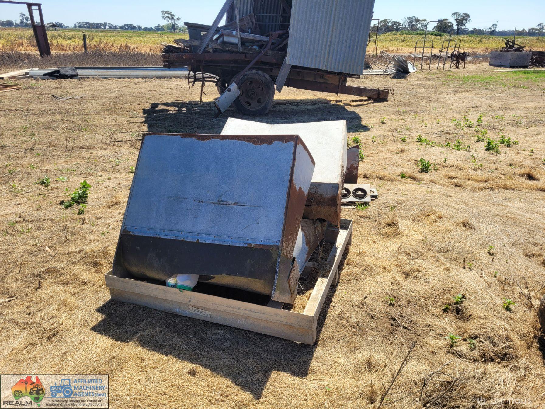 6x Pig Feeders - photo 3