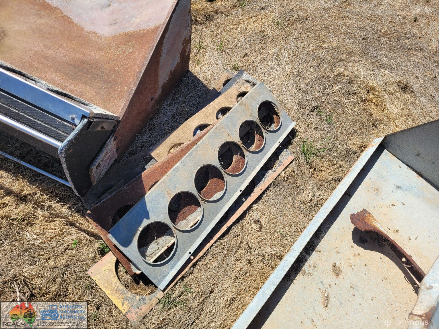 6x Pig Feeders - photo 2