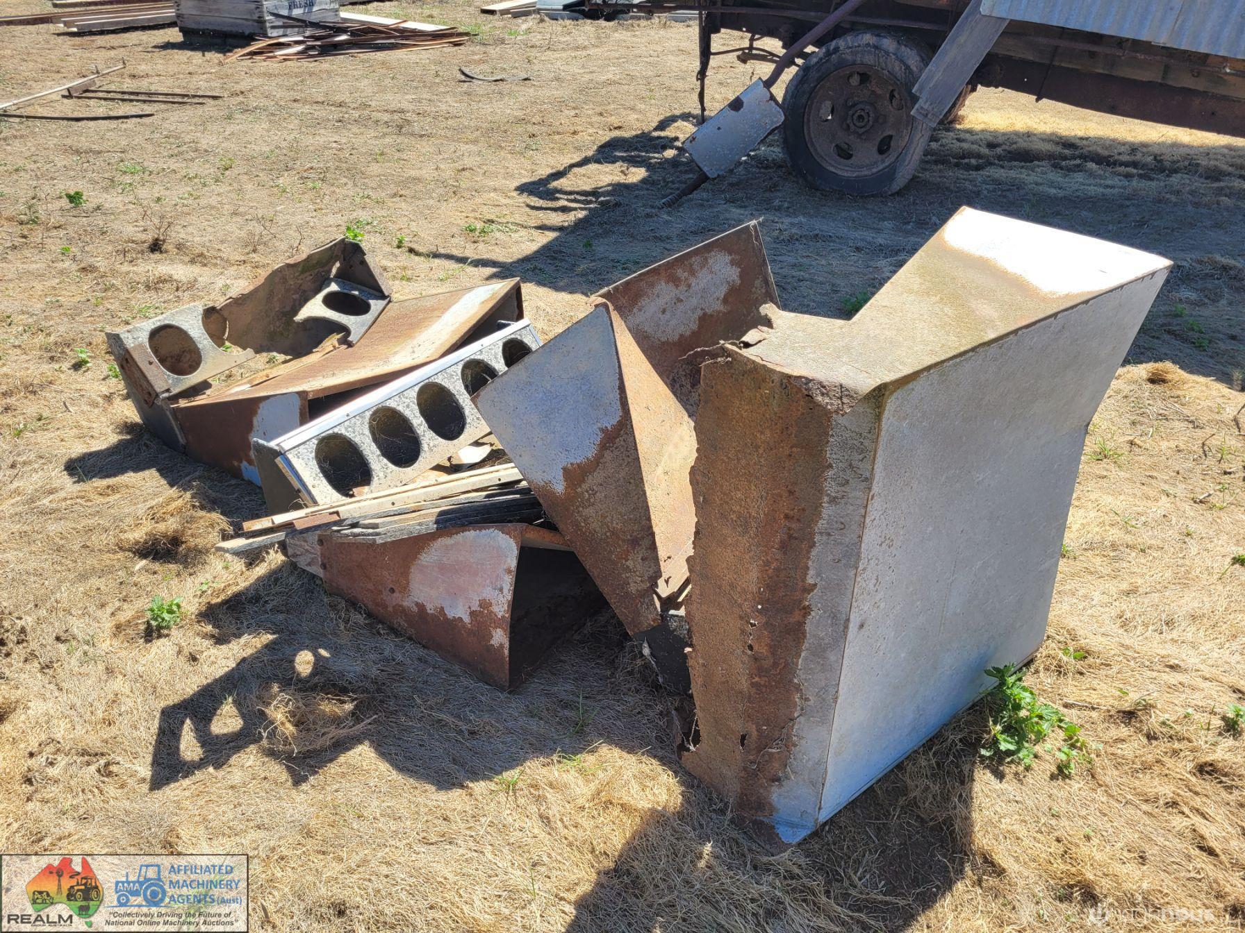 6x Pig Feeders - photo 7