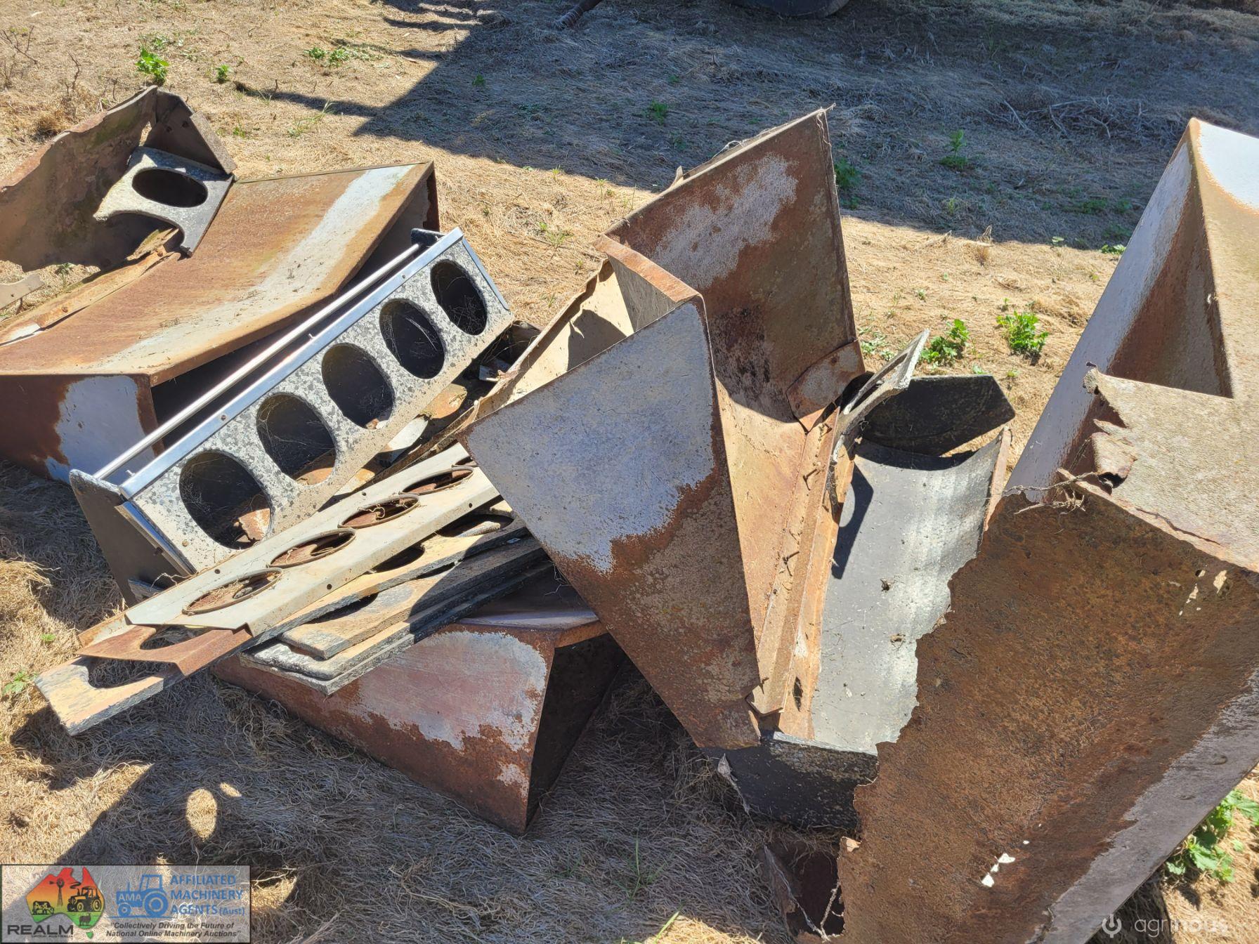 6x Pig Feeders - photo 5