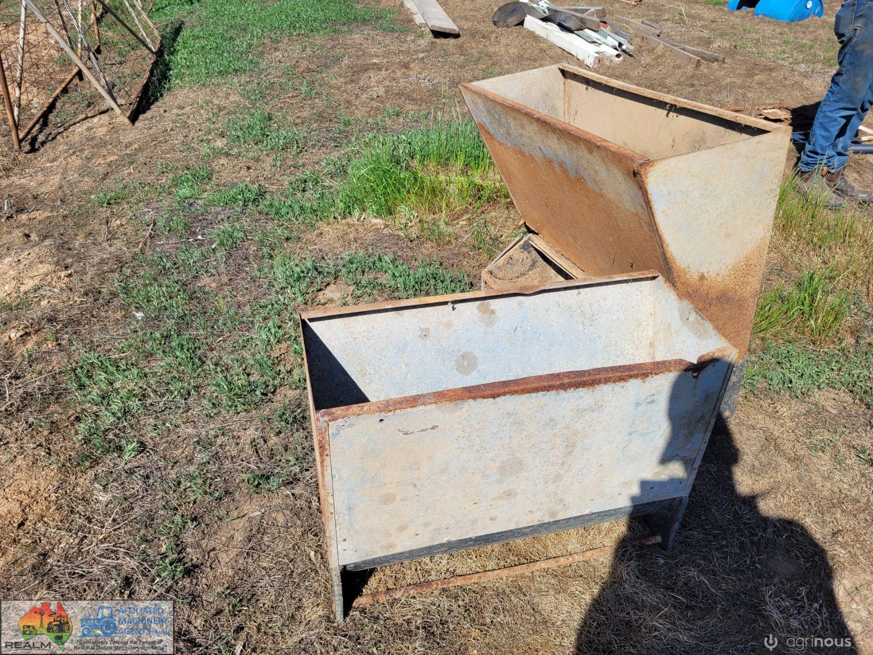 2x Pig Feeders "D" - photo 3