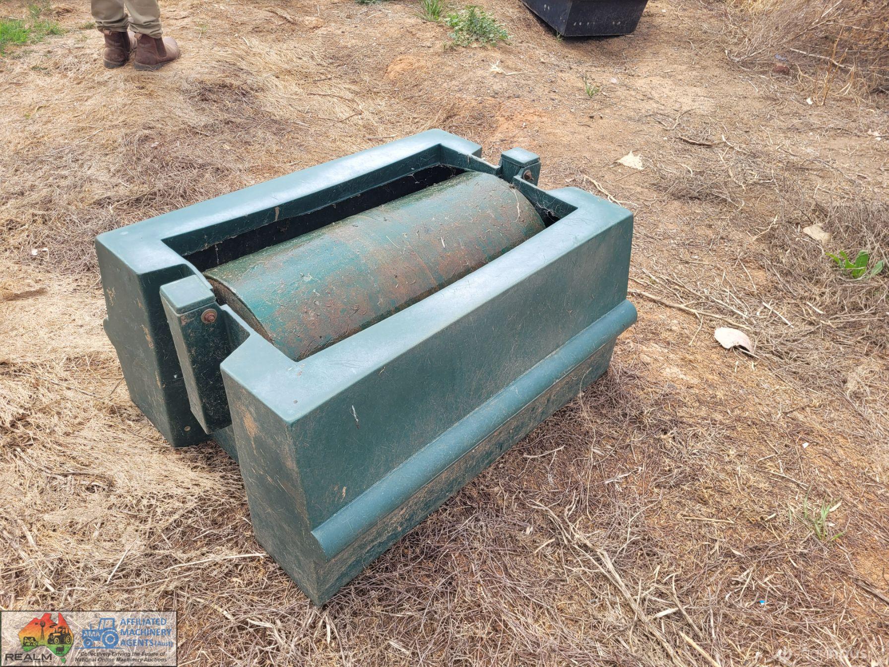 Livestock Mineral Lick Tub - photo 3