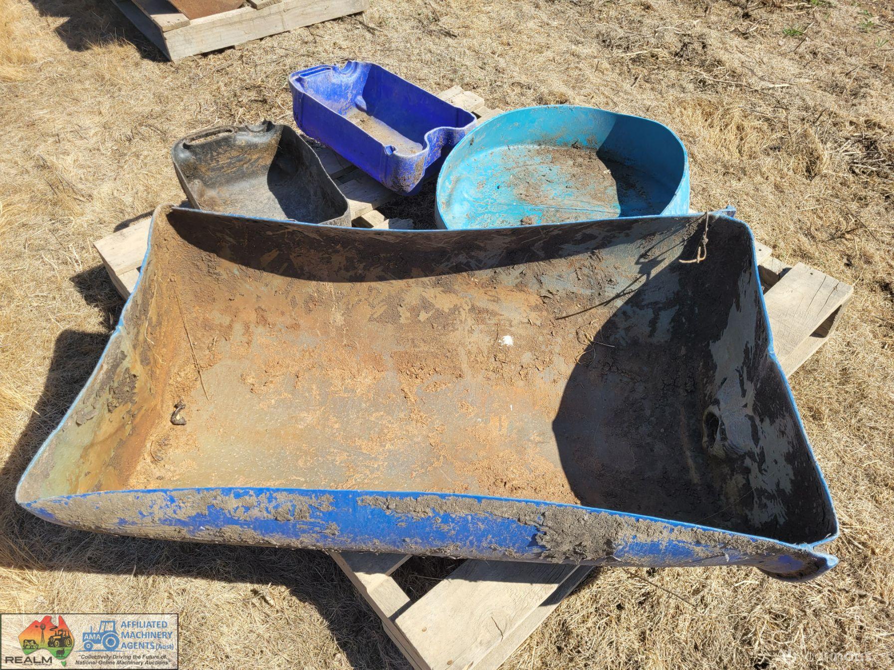 Pallet of 4x Plastic Feed Tubs - photo 2