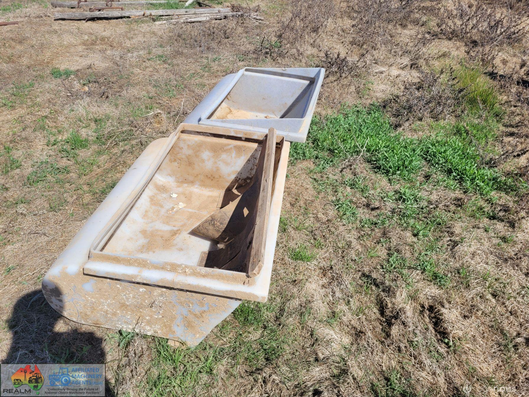 2x Large Poly Fence Feeders - photo 4
