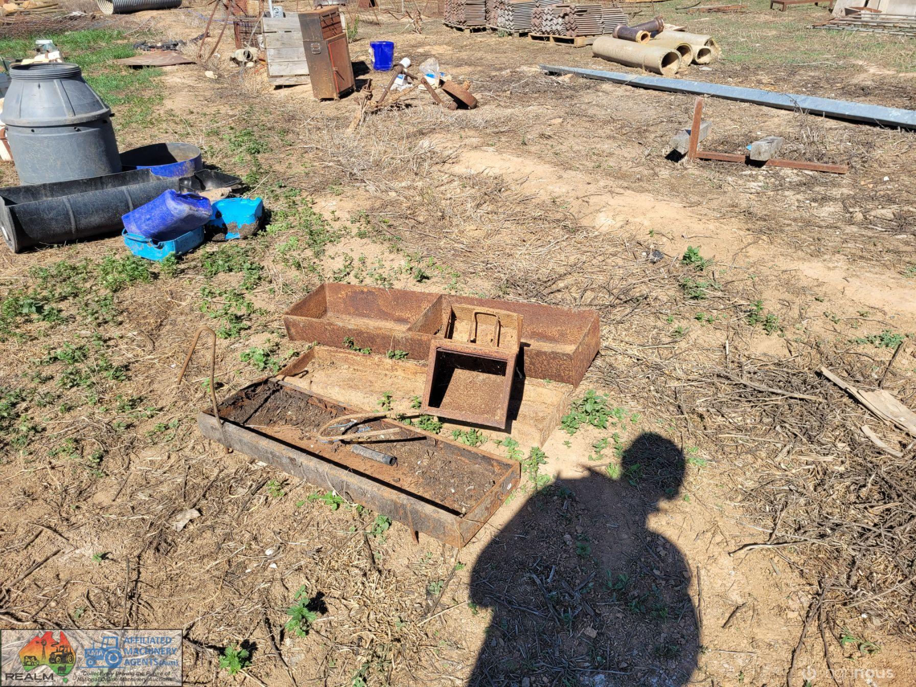 4x Steel Feeder Troughs - photo 3