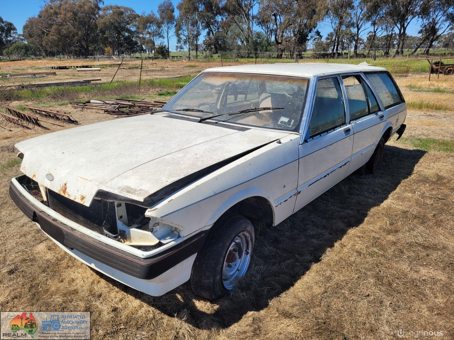 1982 White XE Falcon Wagon (Parts) - photo 2
