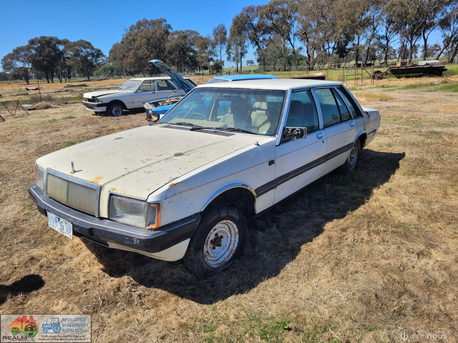 1983 TLD Fairlane Sedan (Parts) - photo 2