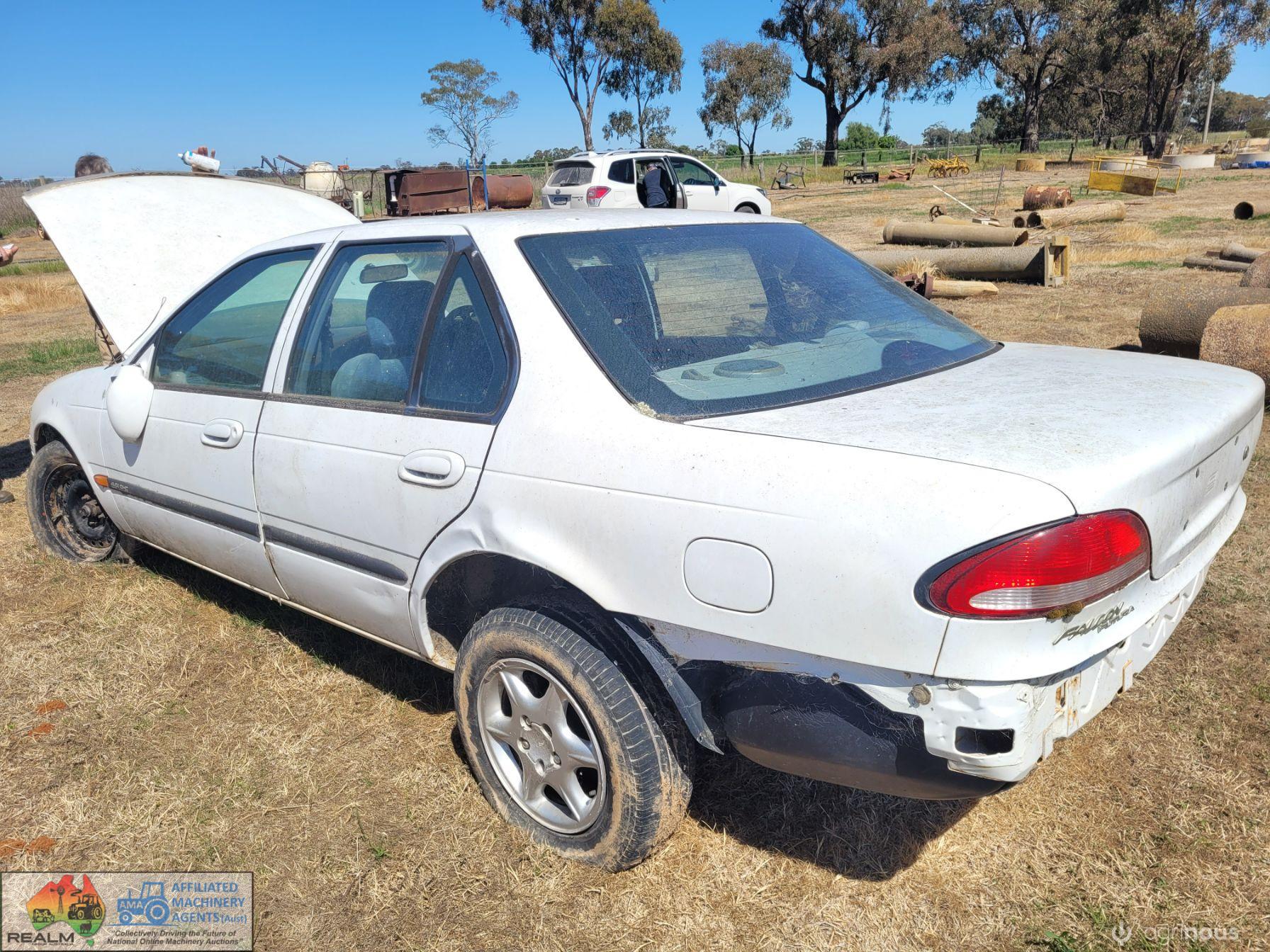 1995 White EF Falcon Sedan (Parts) - photo 2