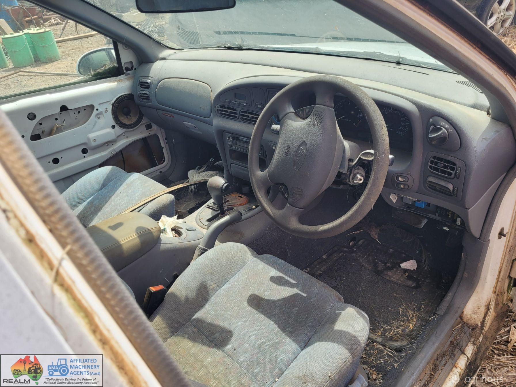 1996 EL Falcon Sedan (White) - photo 4