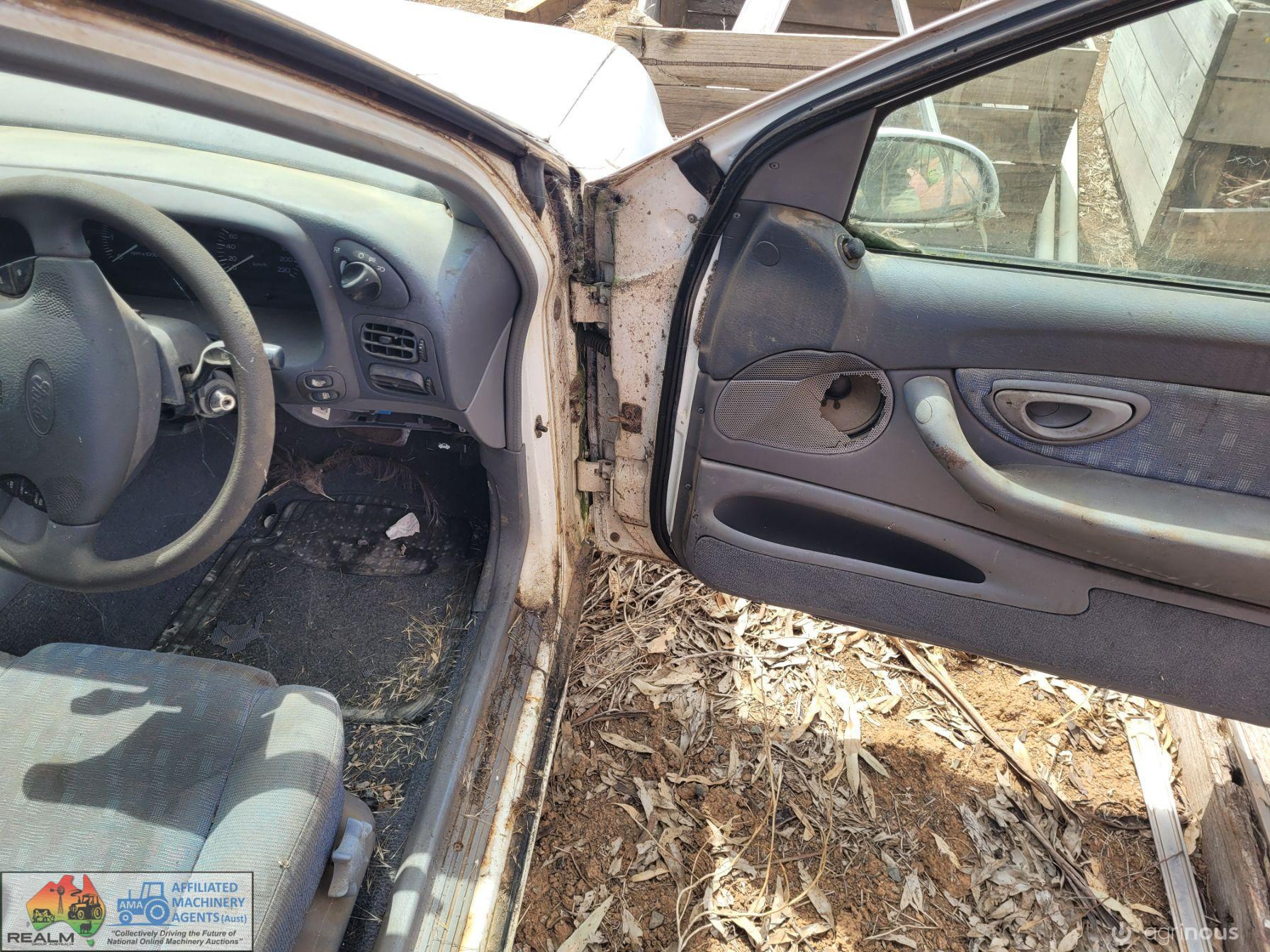 1996 EL Falcon Sedan (White) - photo 3