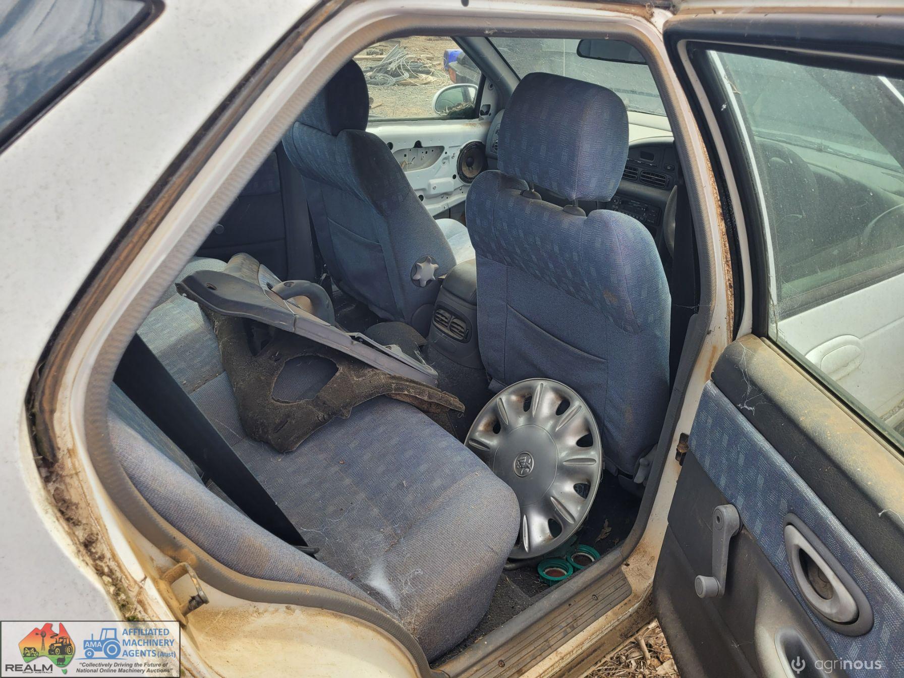 1996 EL Falcon Sedan (White) - photo 7