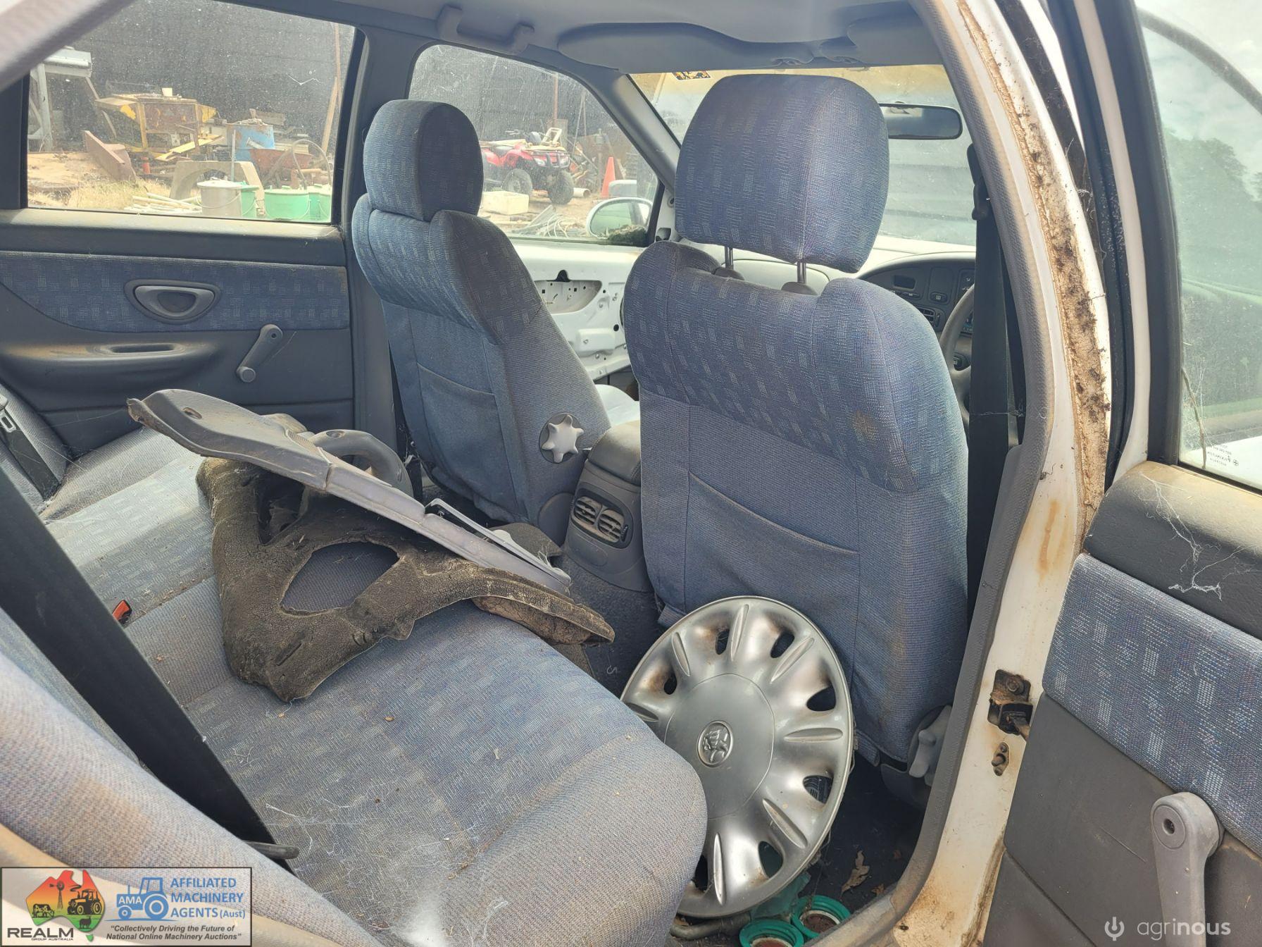 1996 EL Falcon Sedan (White) - photo 13
