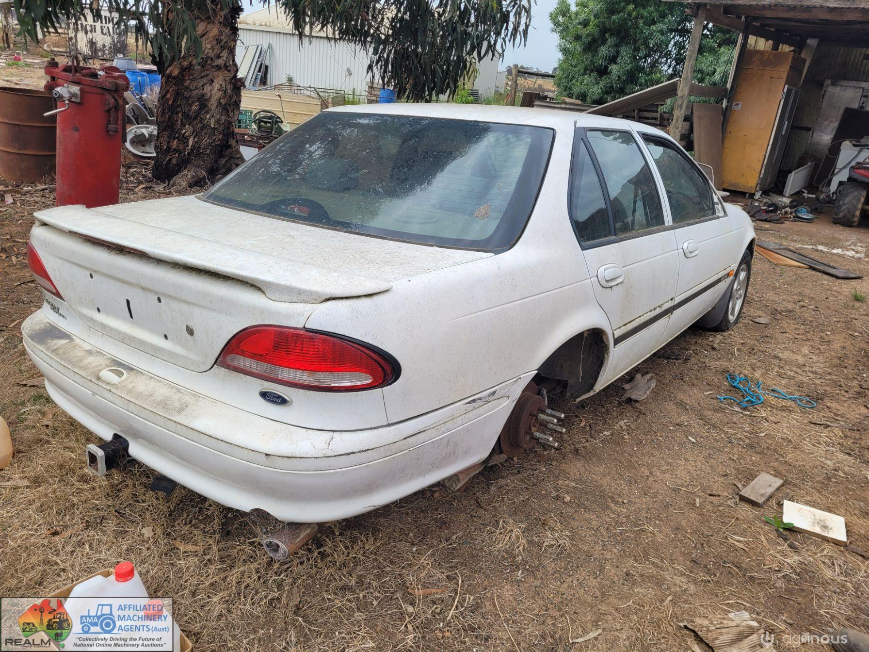 1994 EF Falcon Futura (White) - photo 4