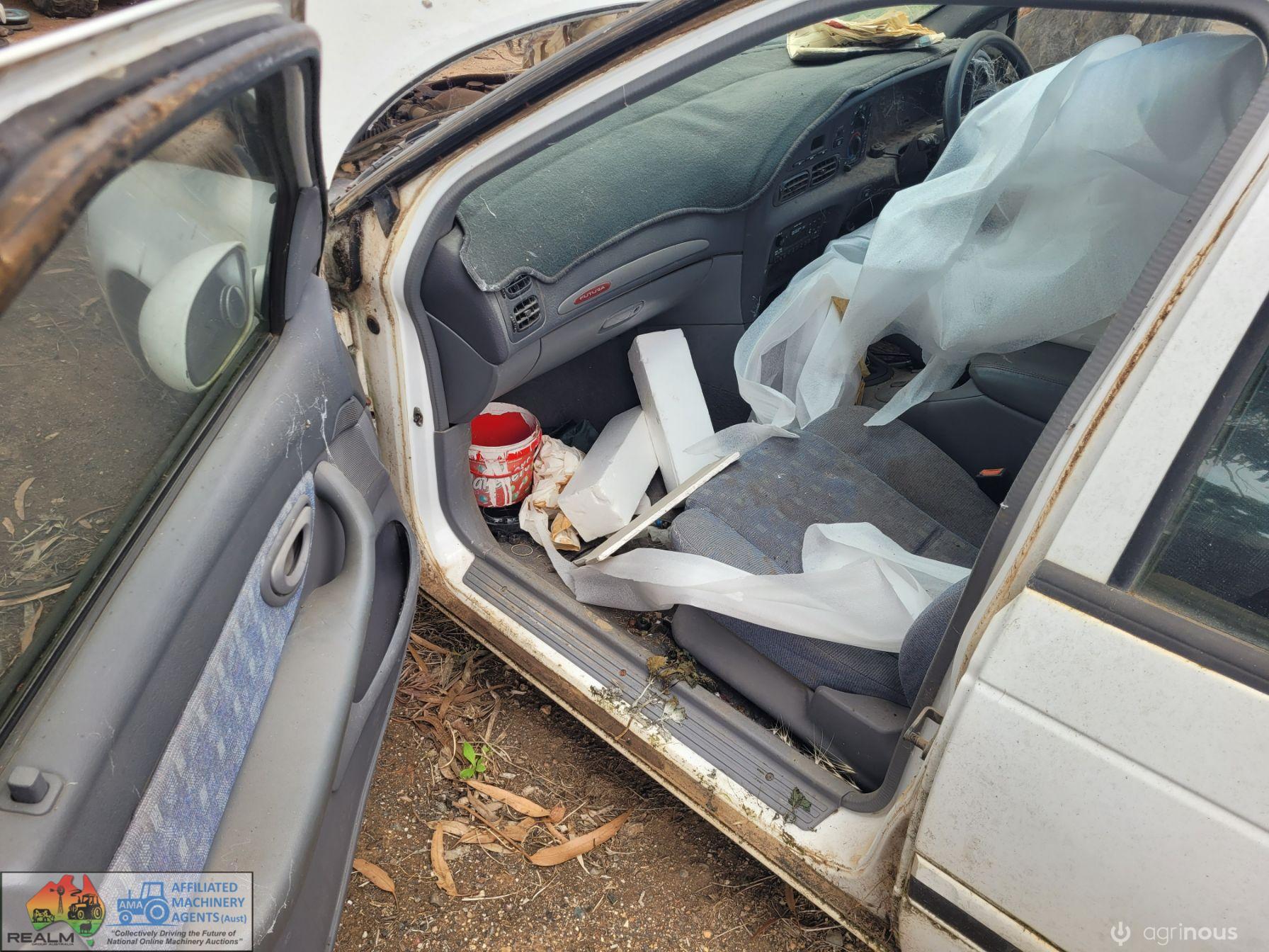 1994 EF Falcon Futura (White) - photo 6