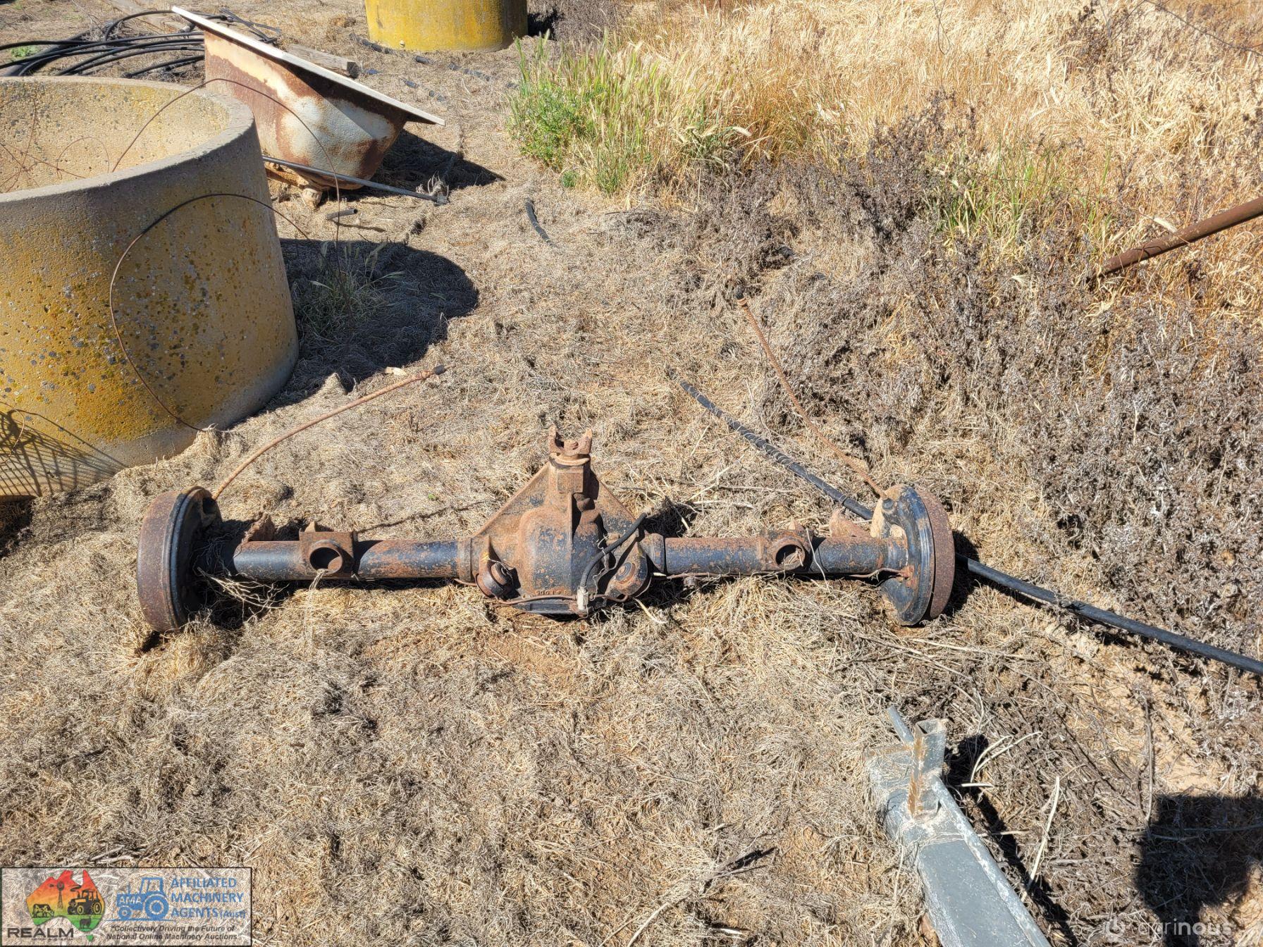 Holden Diff Assembly with Drum Brakes - photo 4