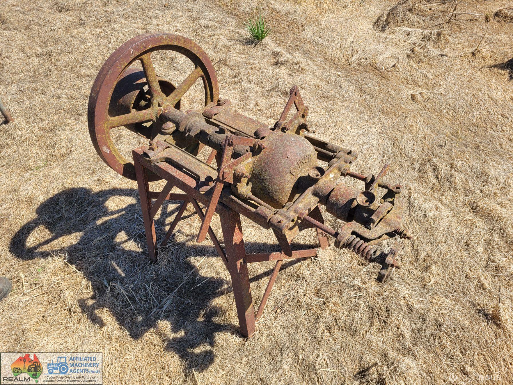 Antique Grain Crusher - photo 2