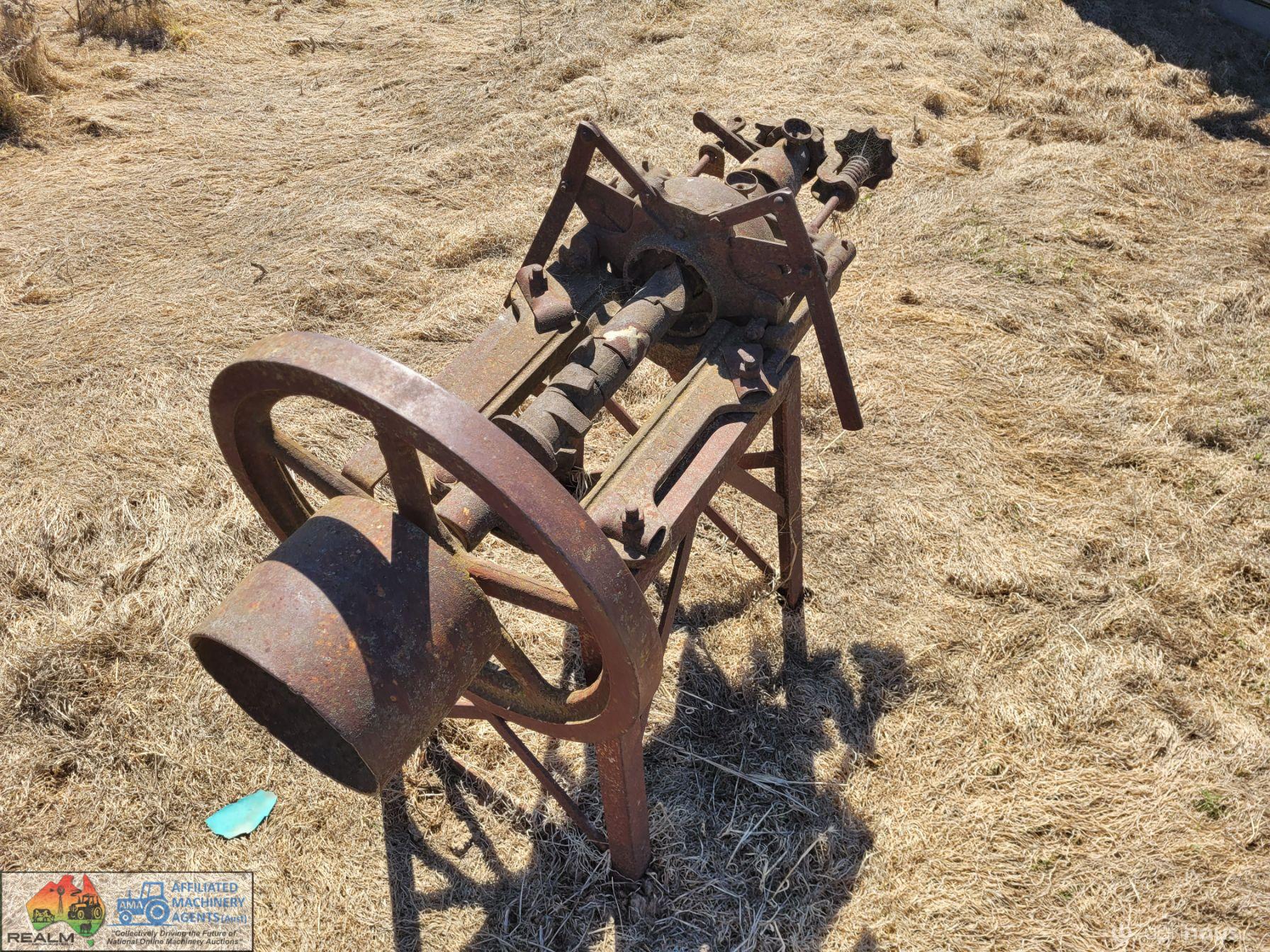 Antique Grain Crusher - photo 3