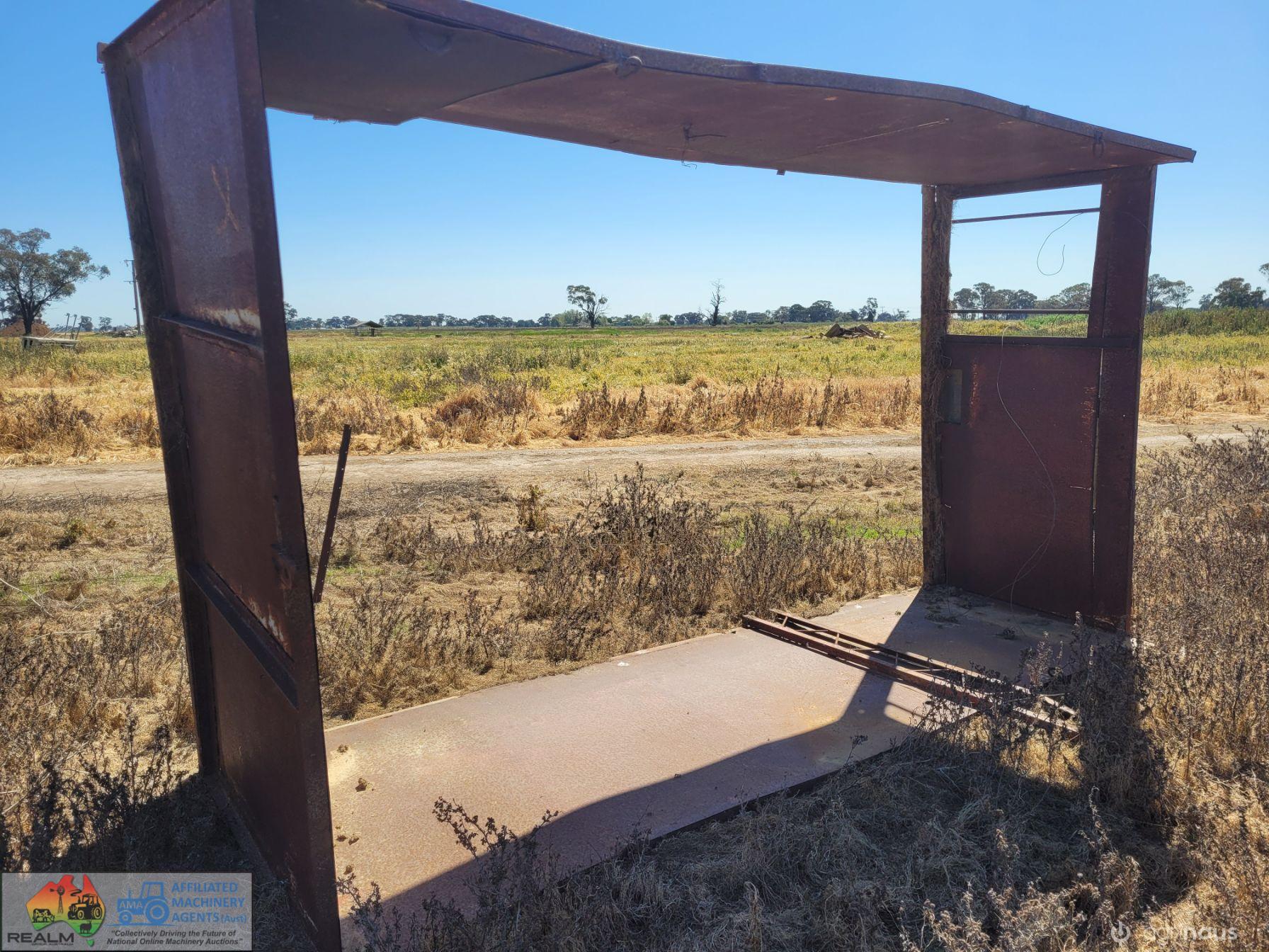 Steel Truck Grain Bin (13ft x 7ft4") - photo 3