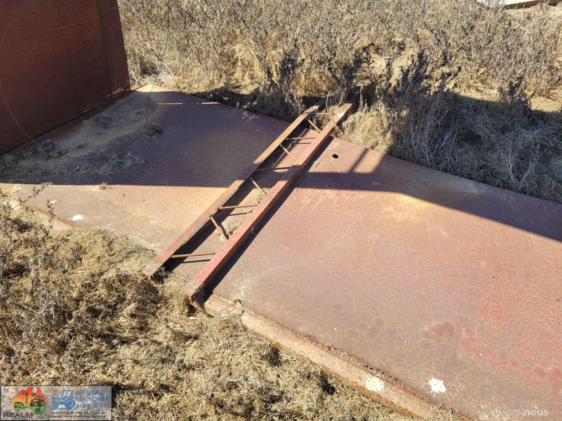 Steel Truck Grain Bin (13ft x 7ft4") - photo 5
