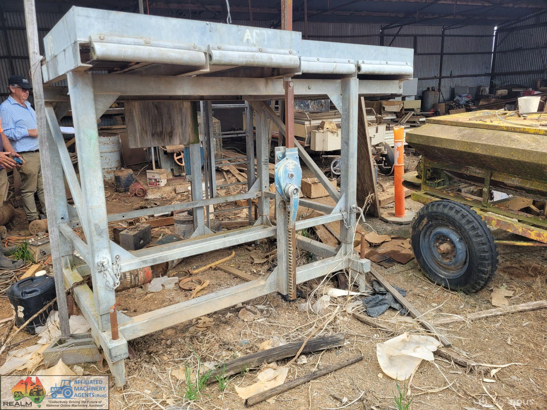 Galv. Steel Adjustable Platform
