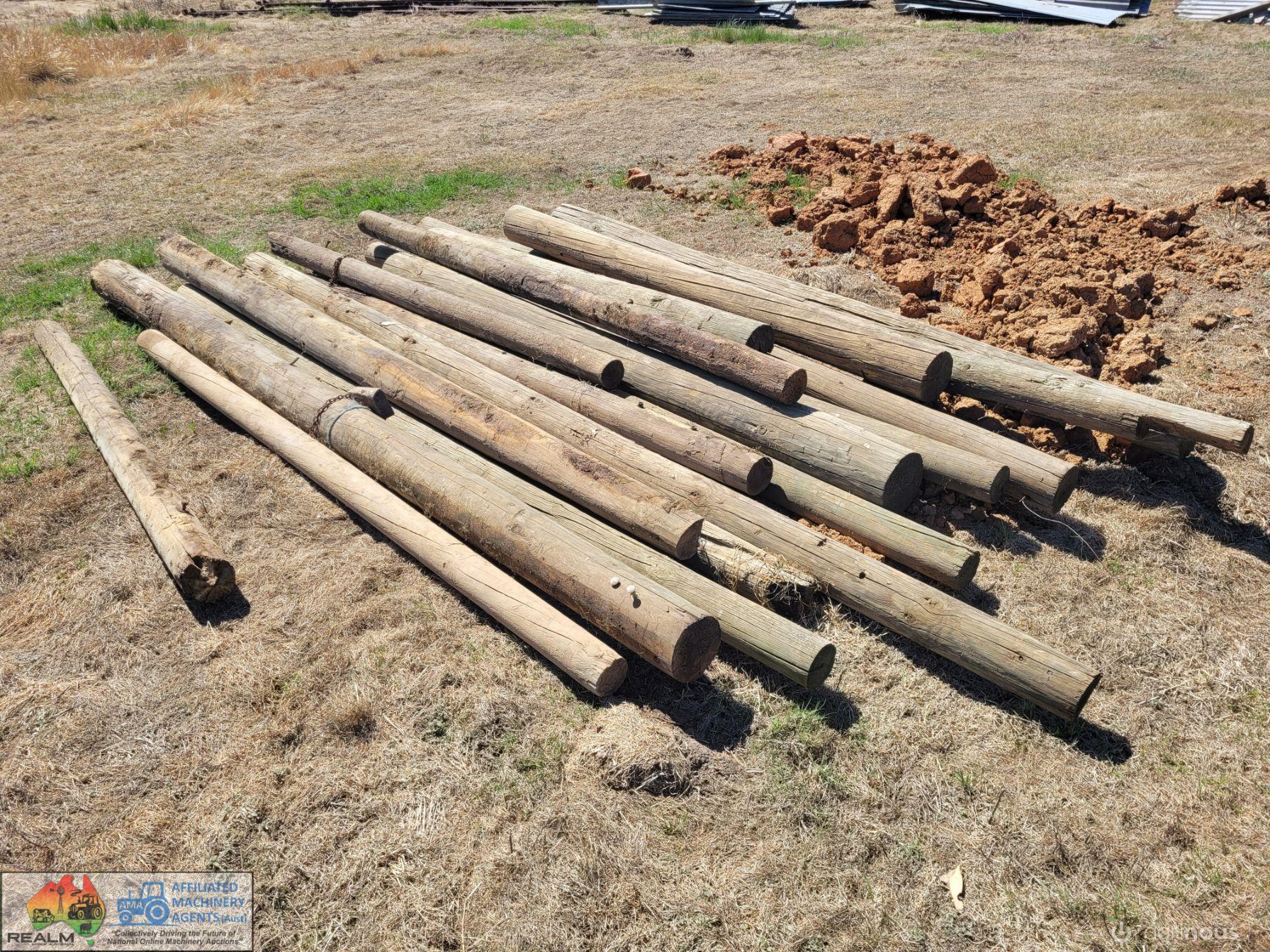 20x Assorted Pine Posts - photo 2