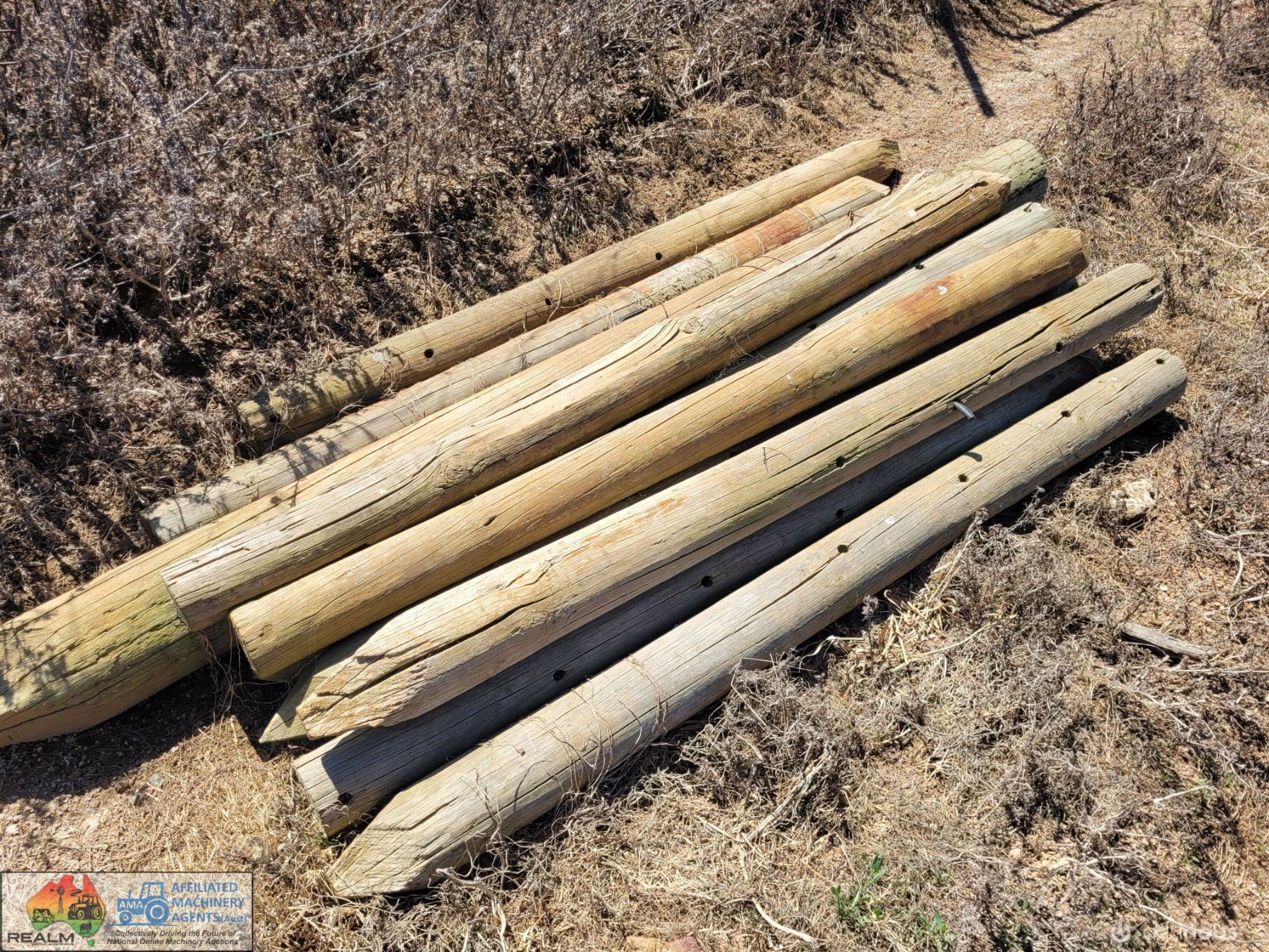 10x Assorted Pine Posts (A)