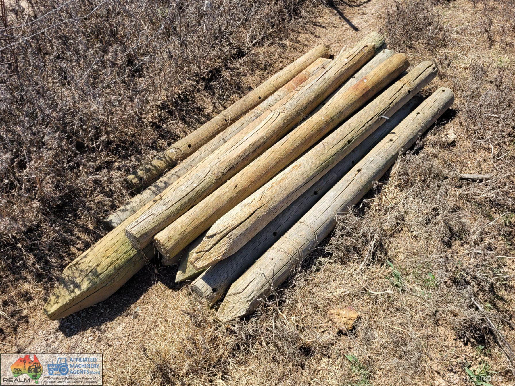 10x Assorted Pine Posts (A) - photo 2