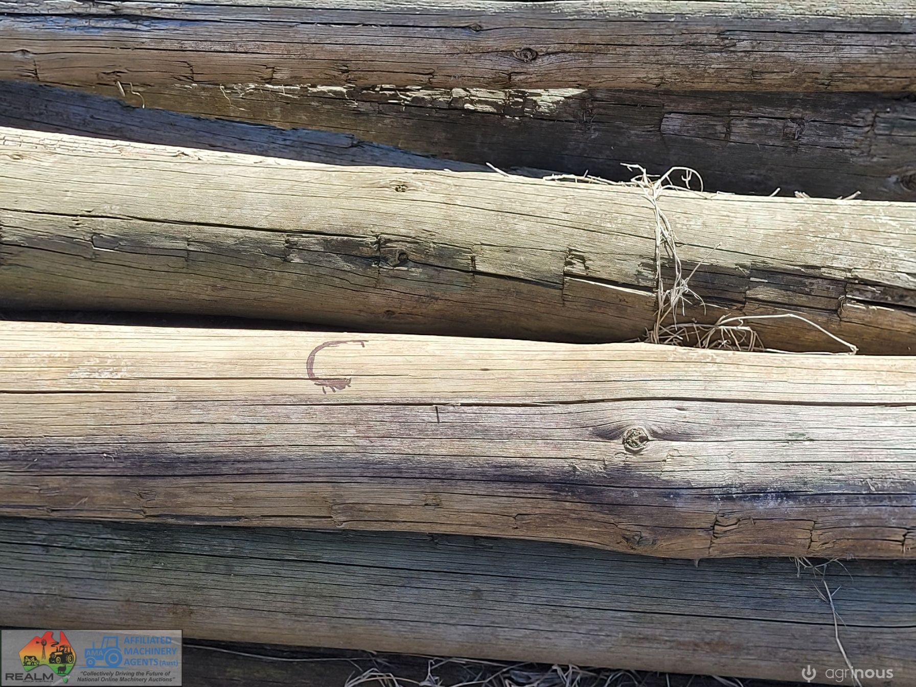 22x Assorted Pine Posts (C) - photo 4
