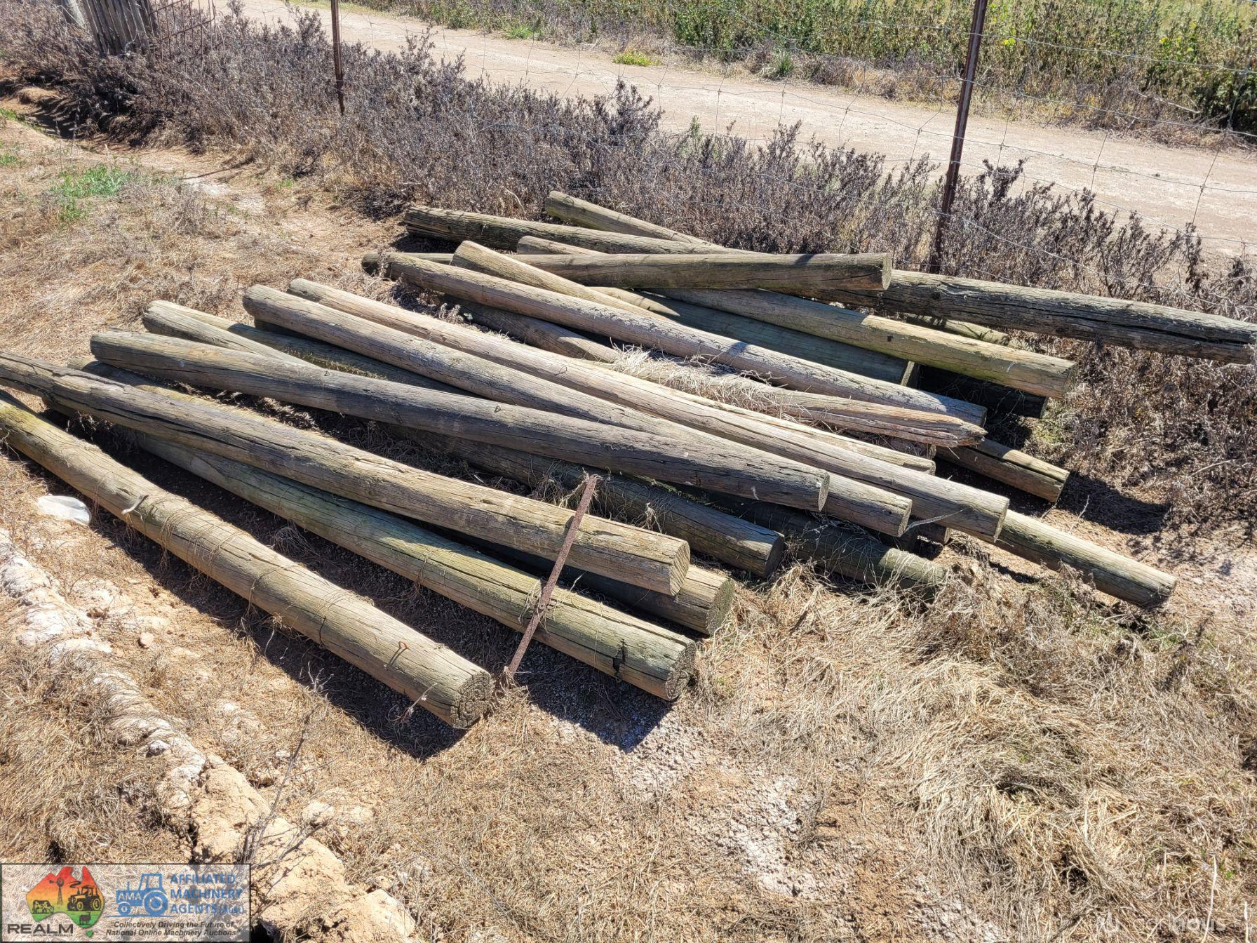 22x Assorted Pine Posts (D)