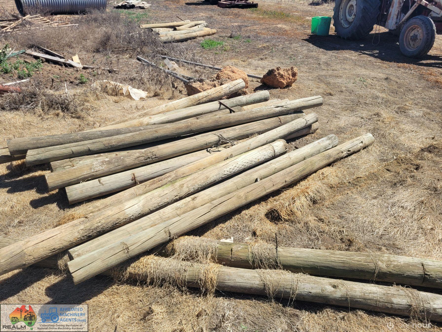 18x Pine Fence Posts "G" - photo 2
